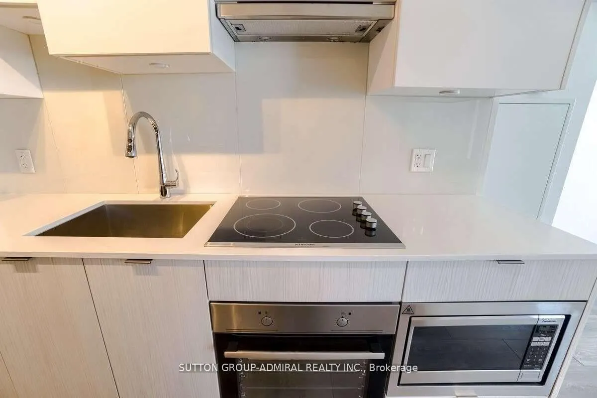 Photo 10 of Unit 3402, 195 Redpath Avenue, Toronto, Mount Pleasant West — HOMEH