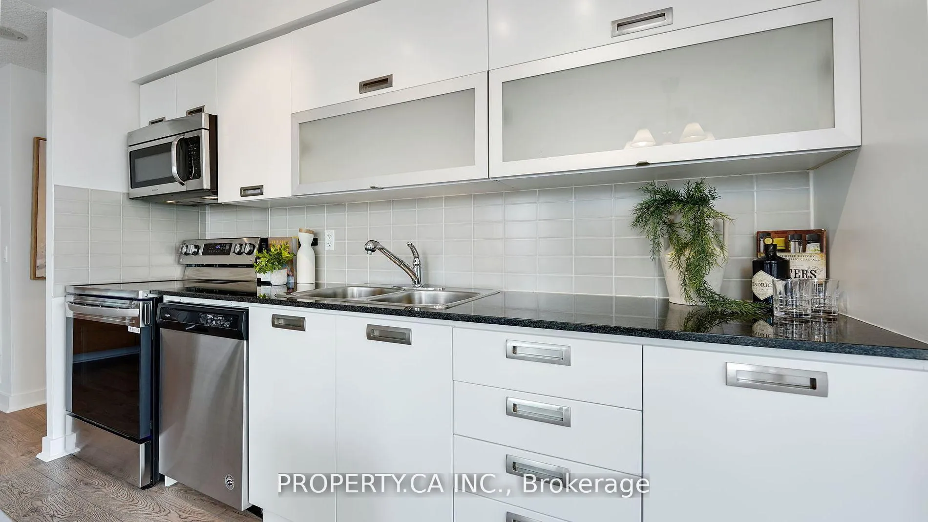 Photo 7 of Unit 811, 100 Western Battery Road, Toronto, Niagara — HOMEH