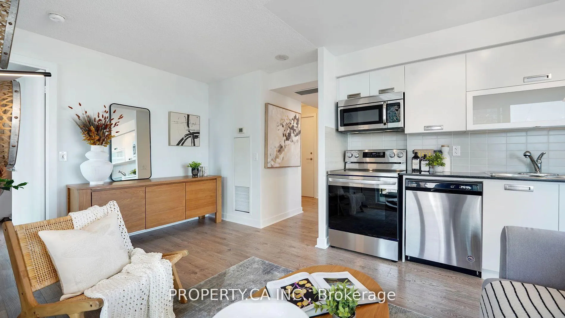 Photo 8 of Unit 811, 100 Western Battery Road, Toronto, Niagara — HOMEH