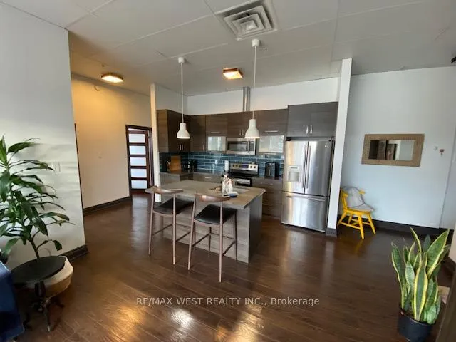 Photo 2 of Unit 201, 809 Dundas Street W, Toronto, Trinity-Bellwoods — HOMEH