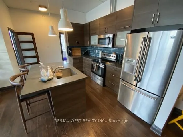 Photo 3 of Unit 201, 809 Dundas Street W, Toronto, Trinity-Bellwoods — HOMEH