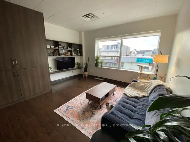 Photo 4 of Unit 201, 809 Dundas Street W, Toronto, Trinity-Bellwoods — HOMEH