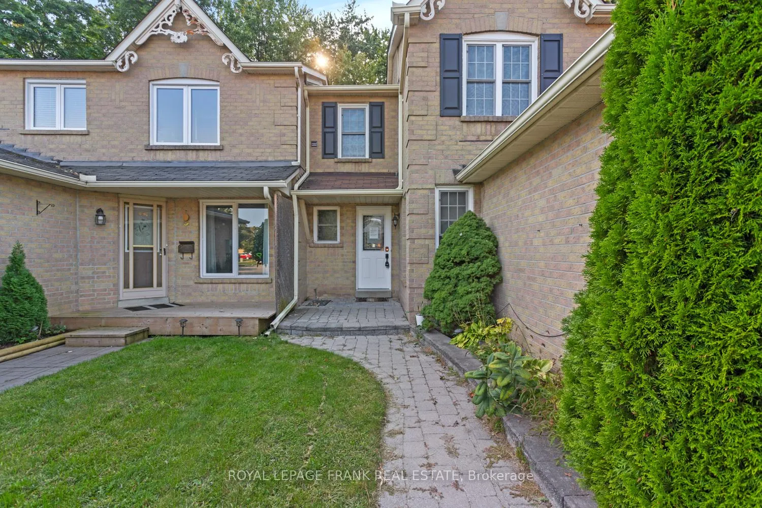Photo 2 of 101 Yorkville Drive, Clarington, Courtice — HOMEH