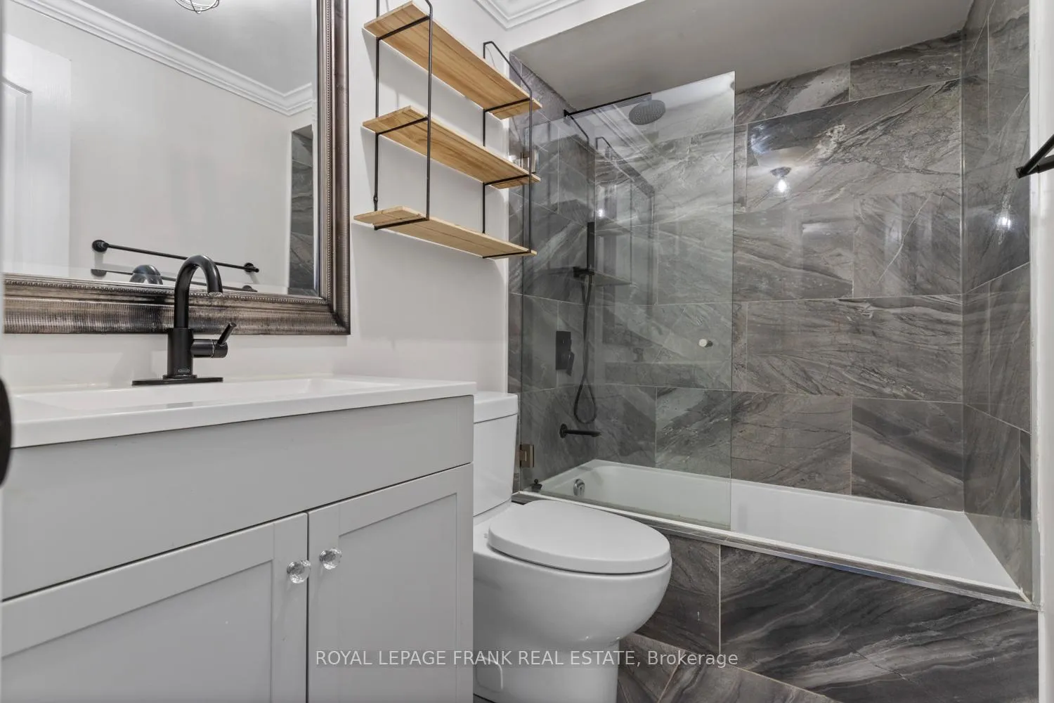 Photo 9 of 101 Yorkville Drive, Clarington, Courtice — HOMEH