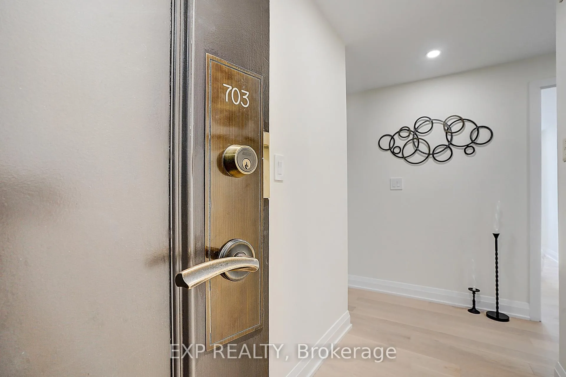 Photo 3 of Unit 703, 60 Inverlochy Boulevard, Markham, Royal Orchard — HOMEH