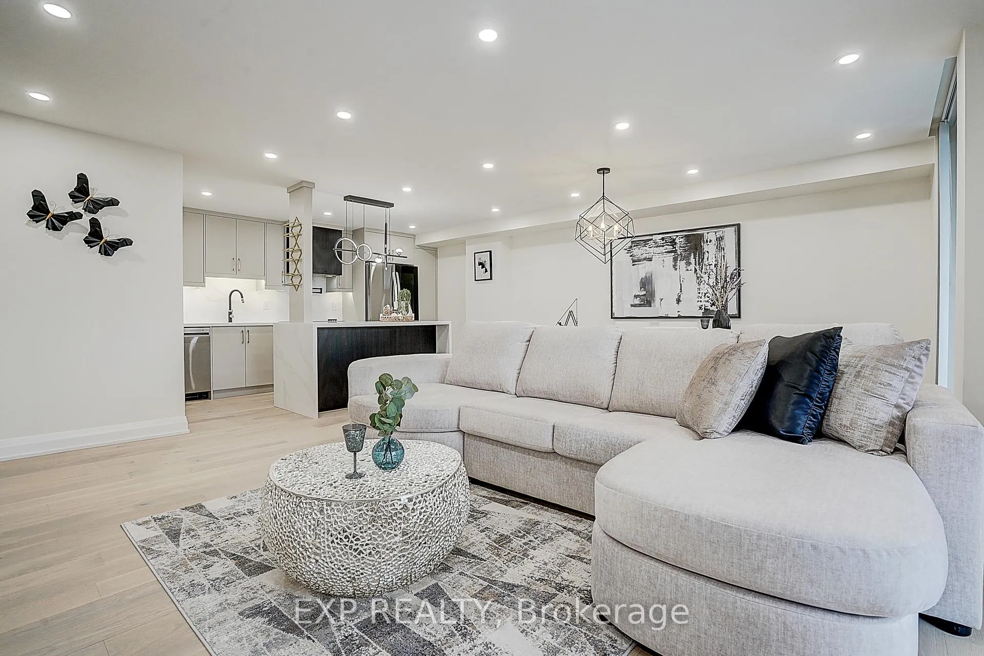 Photo 7 of Unit 703, 60 Inverlochy Boulevard, Markham, Royal Orchard — HOMEH