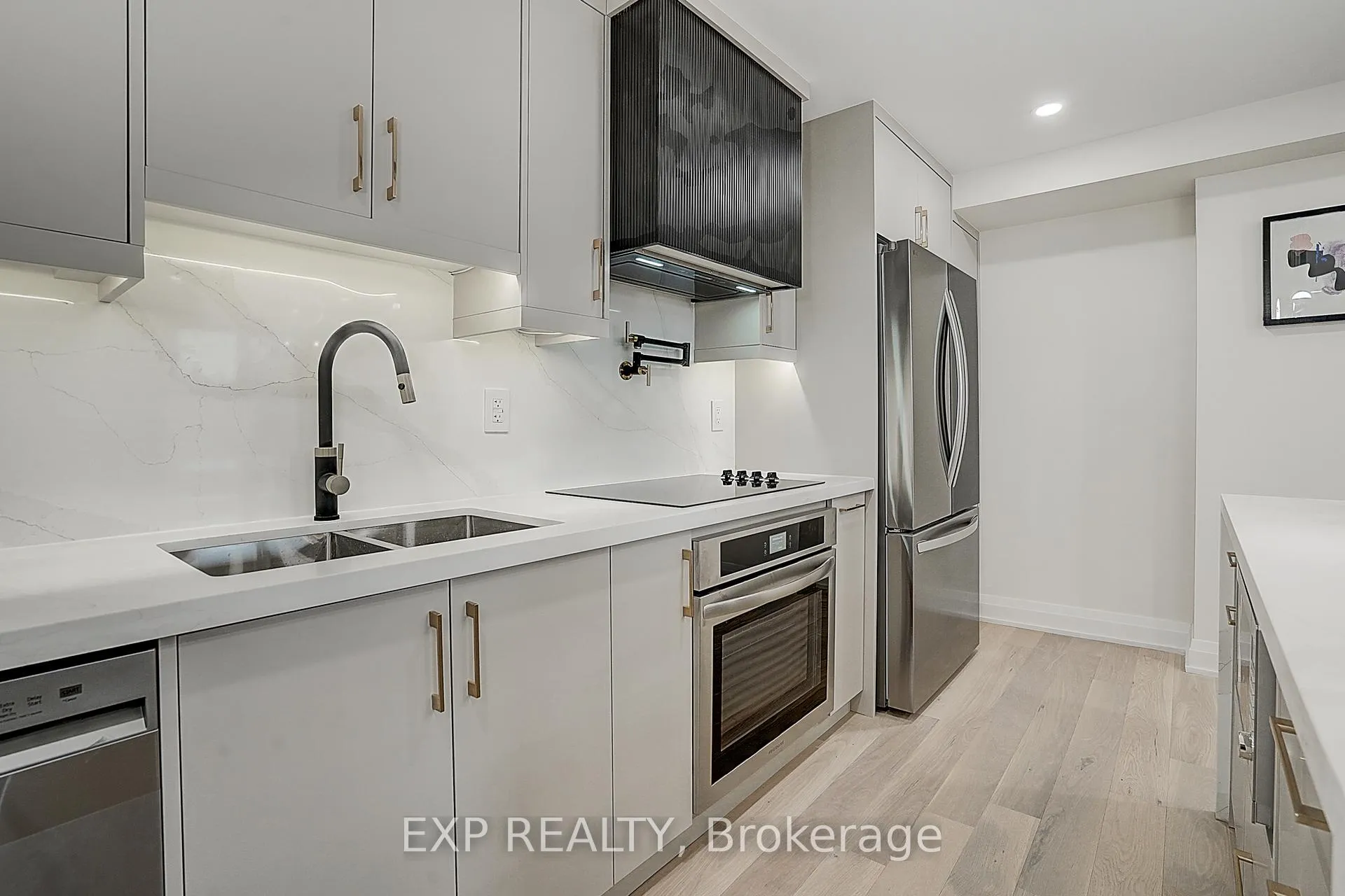 Photo 12 of Unit 703, 60 Inverlochy Boulevard, Markham, Royal Orchard — HOMEH
