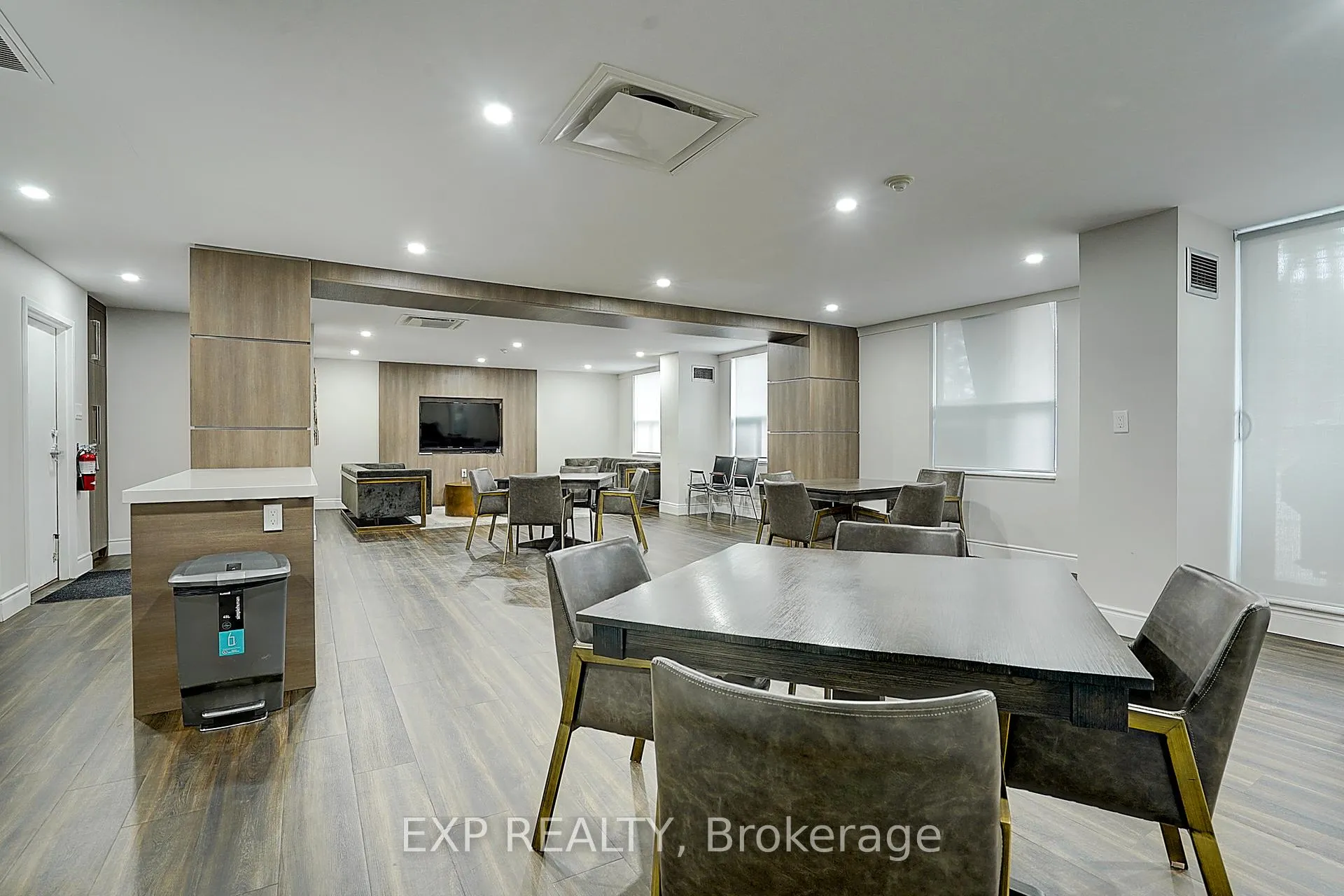 Photo 24 of Unit 703, 60 Inverlochy Boulevard, Markham, Royal Orchard — HOMEH