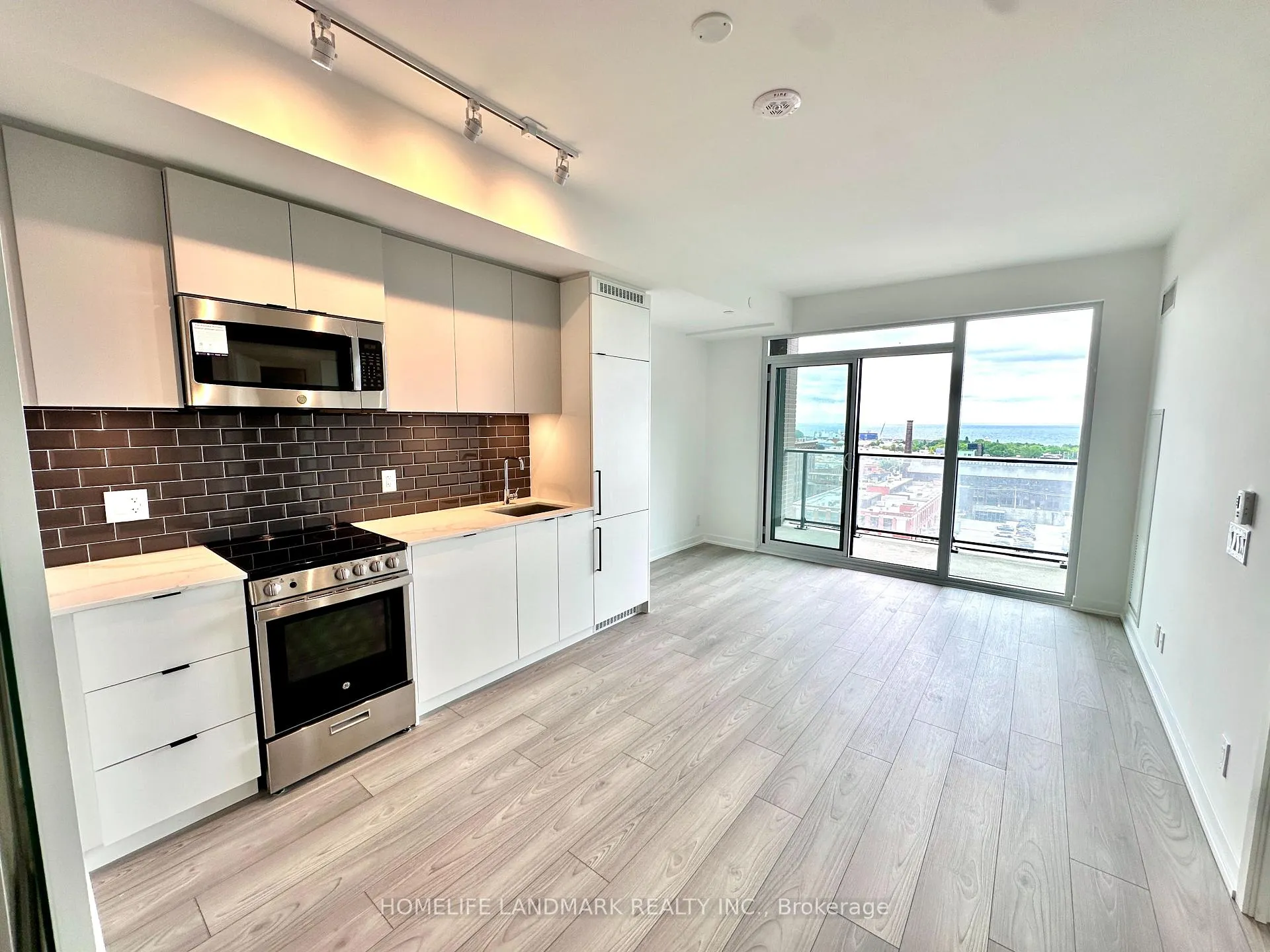 Photo 1 of Unit 1017, 285 Dufferin Street, Toronto, South Parkdale — HOMEH