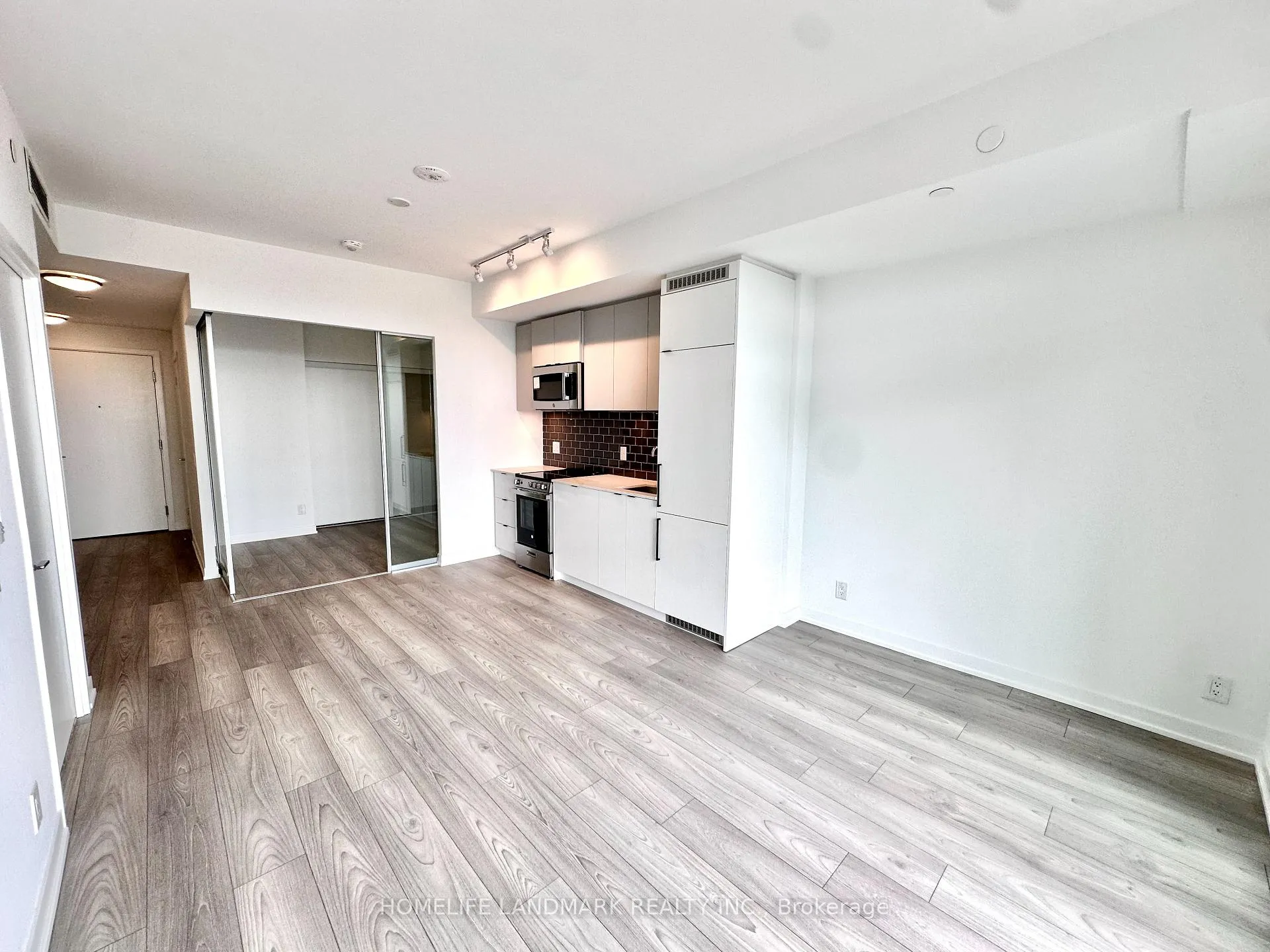 Photo 5 of Unit 1017, 285 Dufferin Street, Toronto, South Parkdale — HOMEH