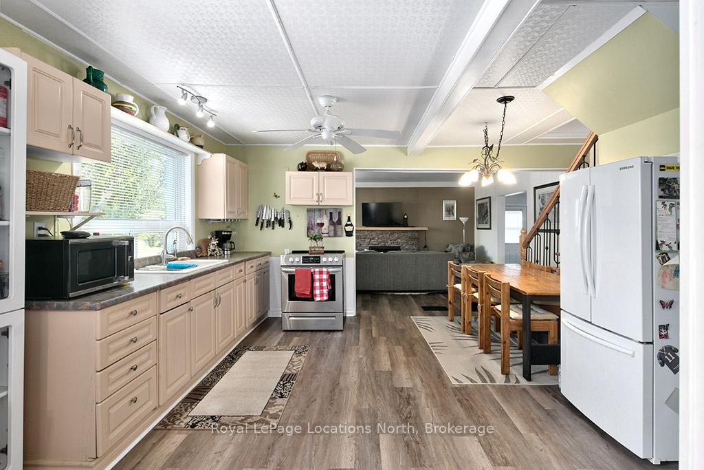 Photo 4 of 166 Bayview Avenue, Blue Mountains — HOMEH