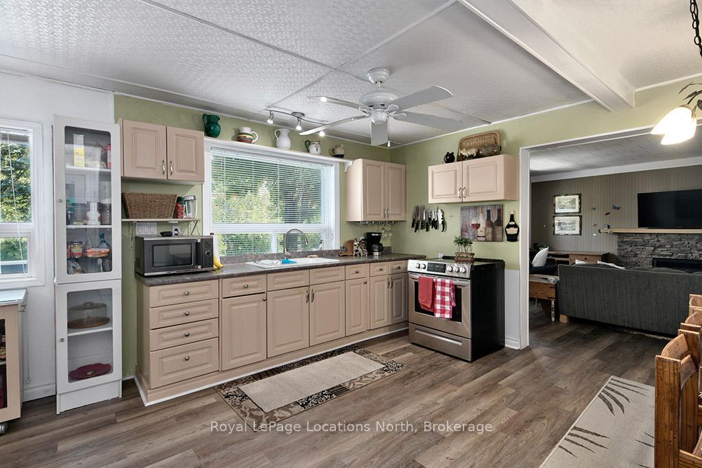 Photo 5 of 166 Bayview Avenue, Blue Mountains — HOMEH