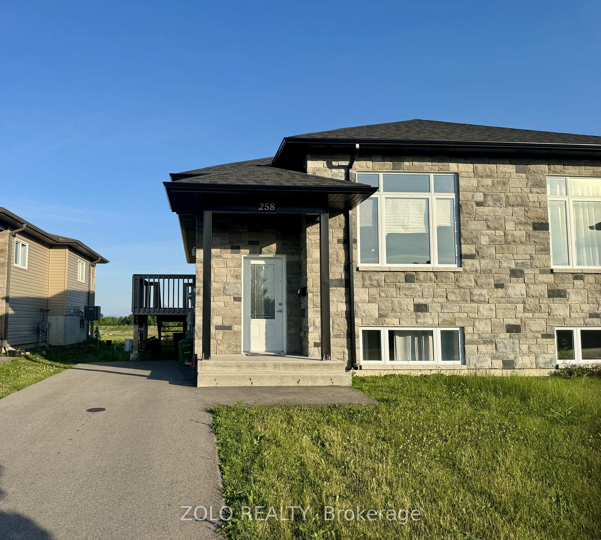 Photo 1 of 258 Bellwood Drive S, Cornwall — HOMEH