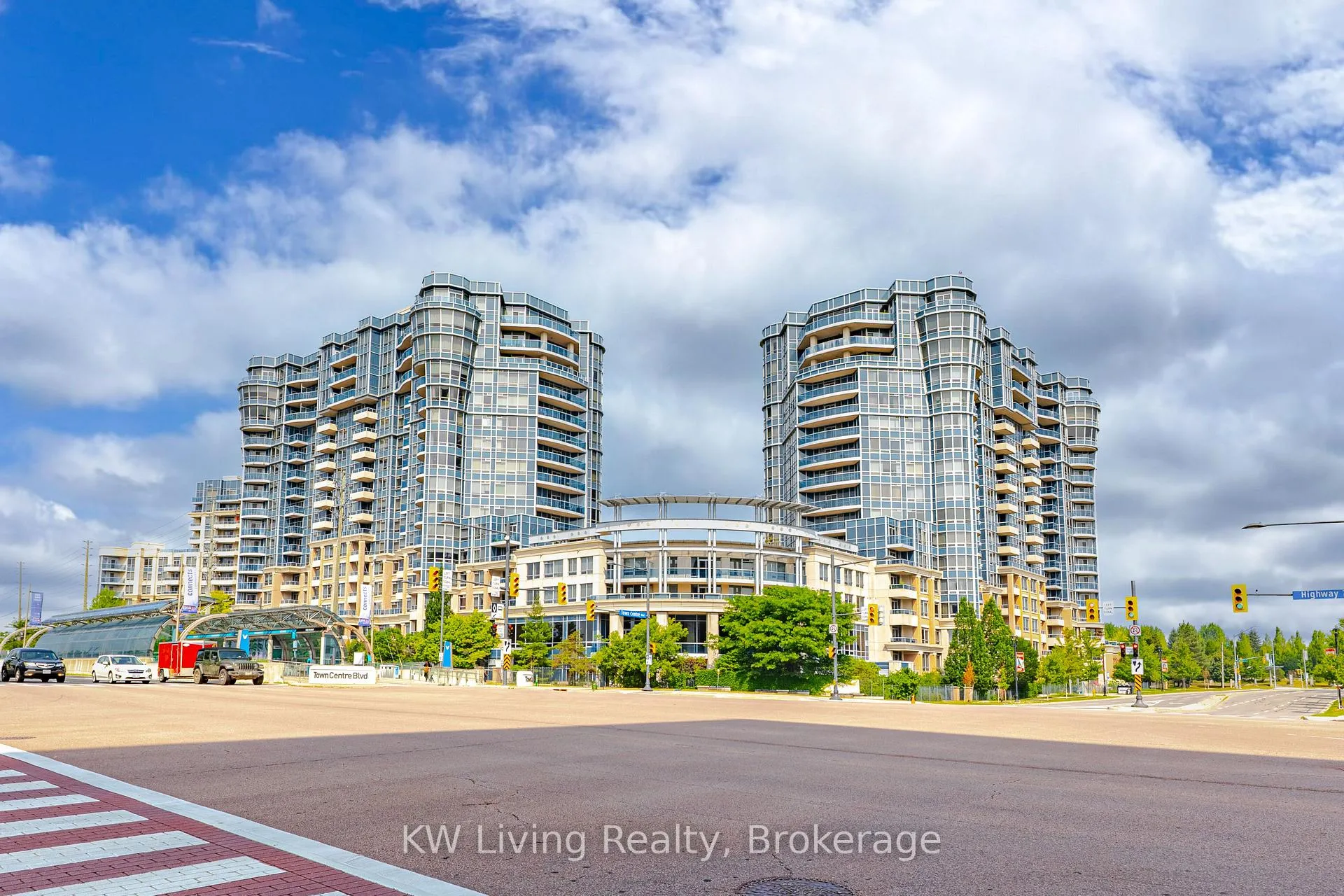 Photo 1 of Unit 727, 33 Cox Boulevard, Markham, Unionville — HOMEH