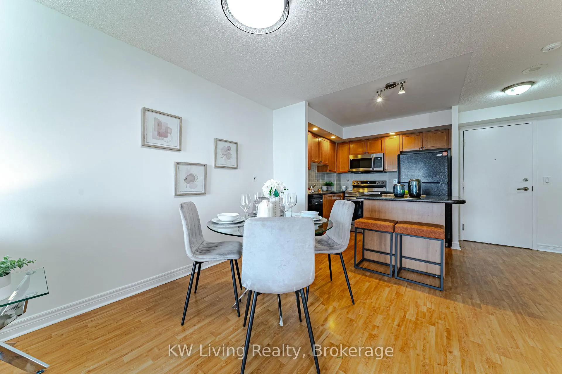 Photo 8 of Unit 727, 33 Cox Boulevard, Markham, Unionville — HOMEH