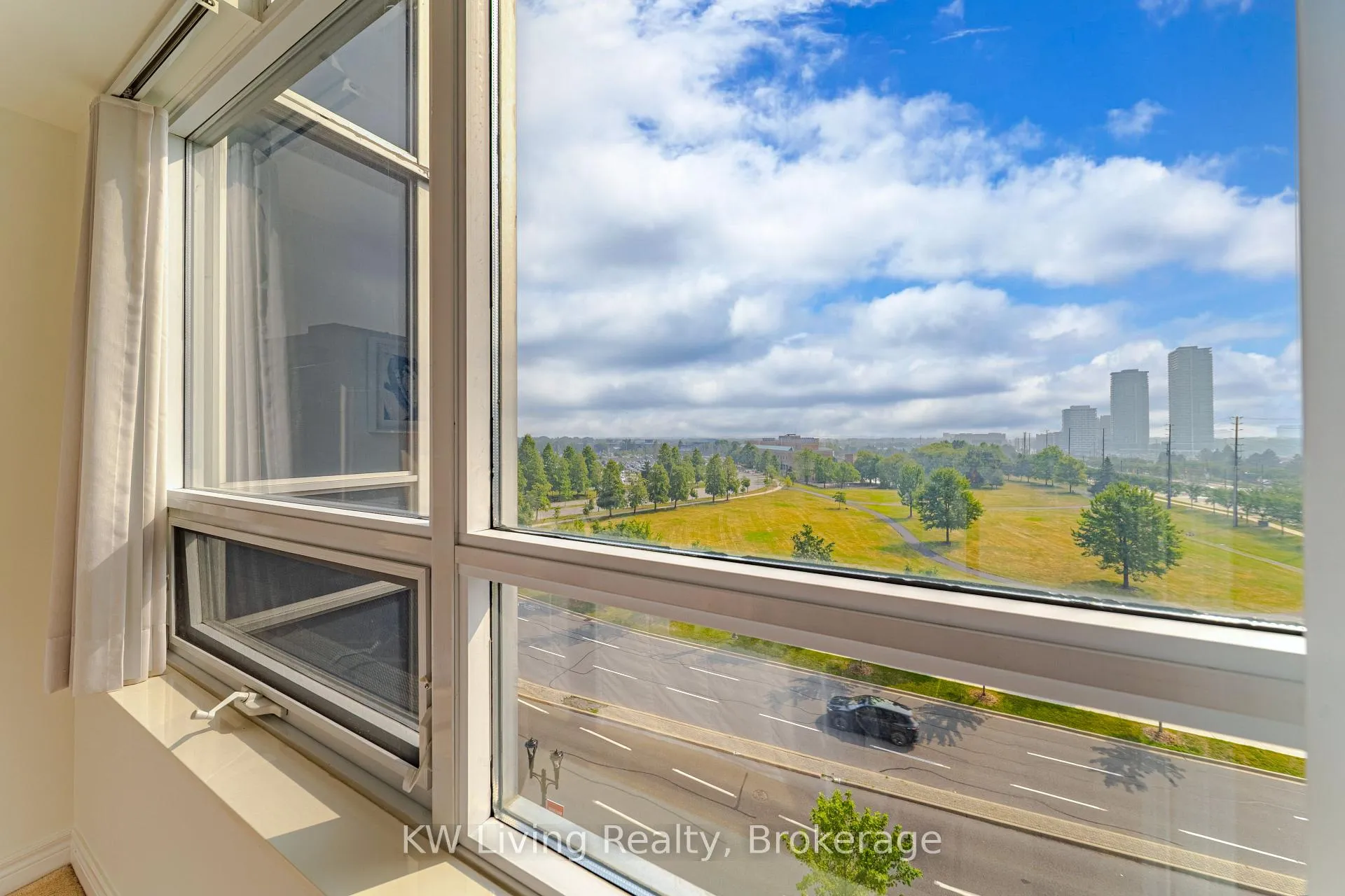 Photo 10 of Unit 727, 33 Cox Boulevard, Markham, Unionville — HOMEH