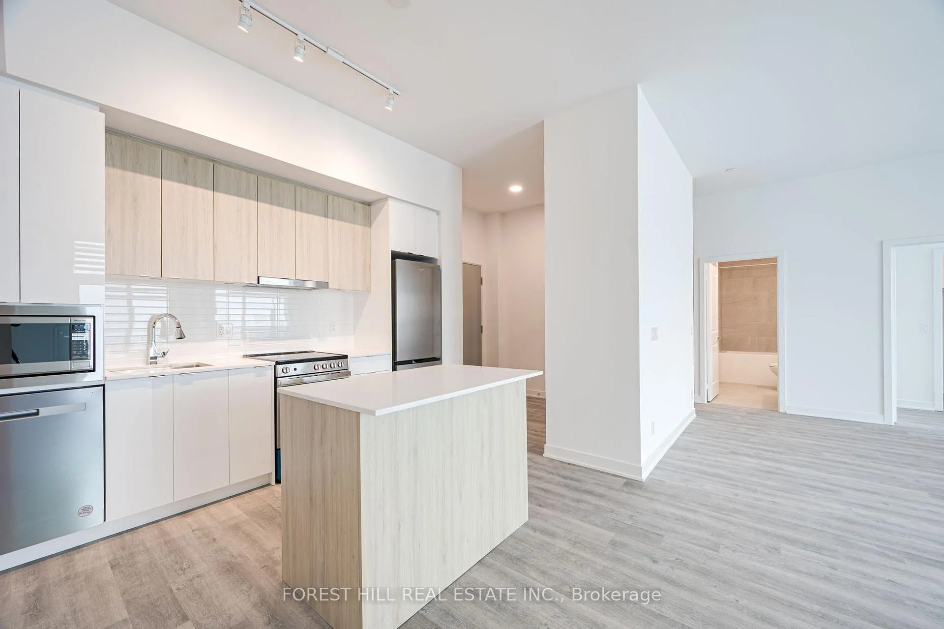 Photo 9 of Unit PH02, 30 Upper Mall Way, Vaughan, Brownridge — HOMEH