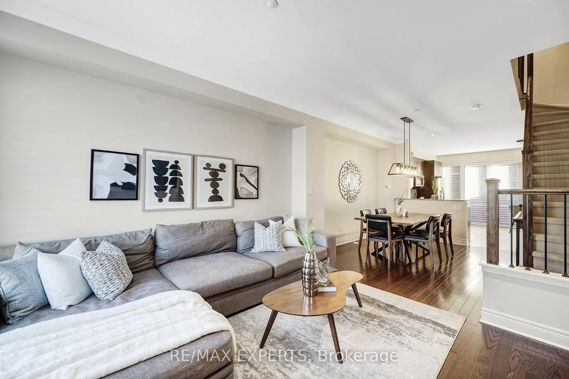 Photo 12 of 8335 Kipling Avenue, Vaughan, West Woodbridge — HOMEH