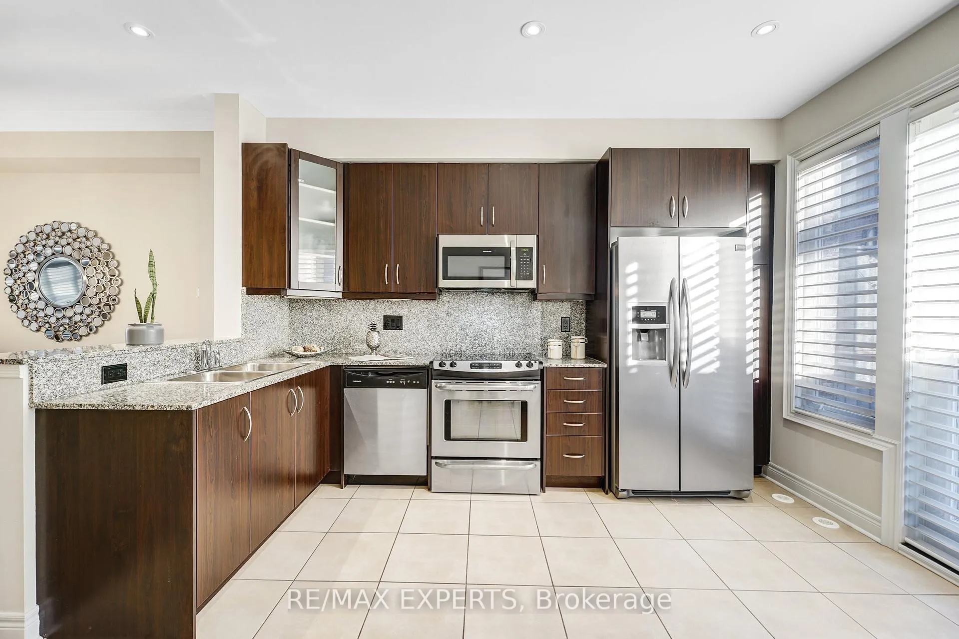 Photo 19 of 8335 Kipling Avenue, Vaughan, West Woodbridge — HOMEH