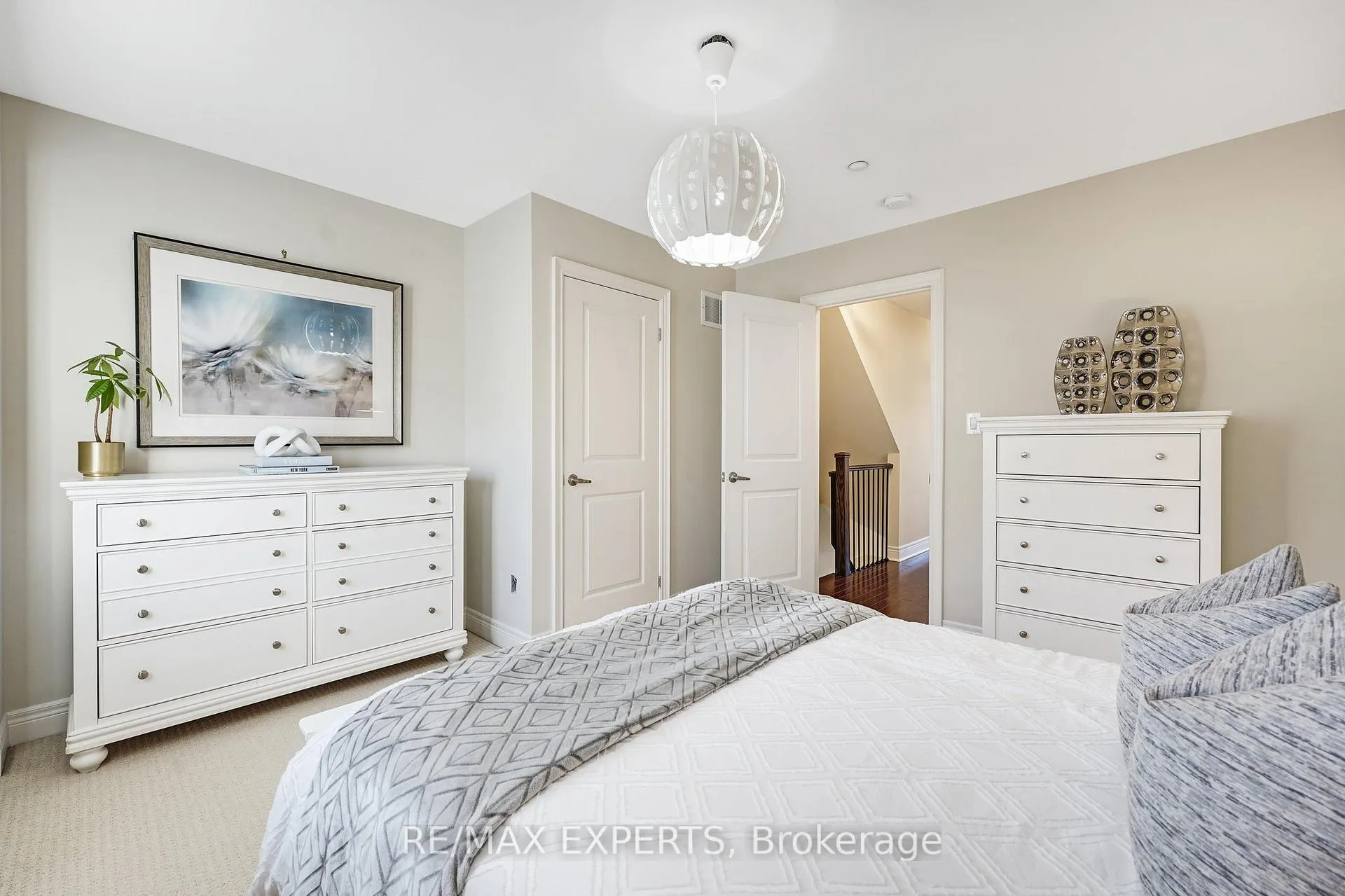 Photo 22 of 8335 Kipling Avenue, Vaughan, West Woodbridge — HOMEH