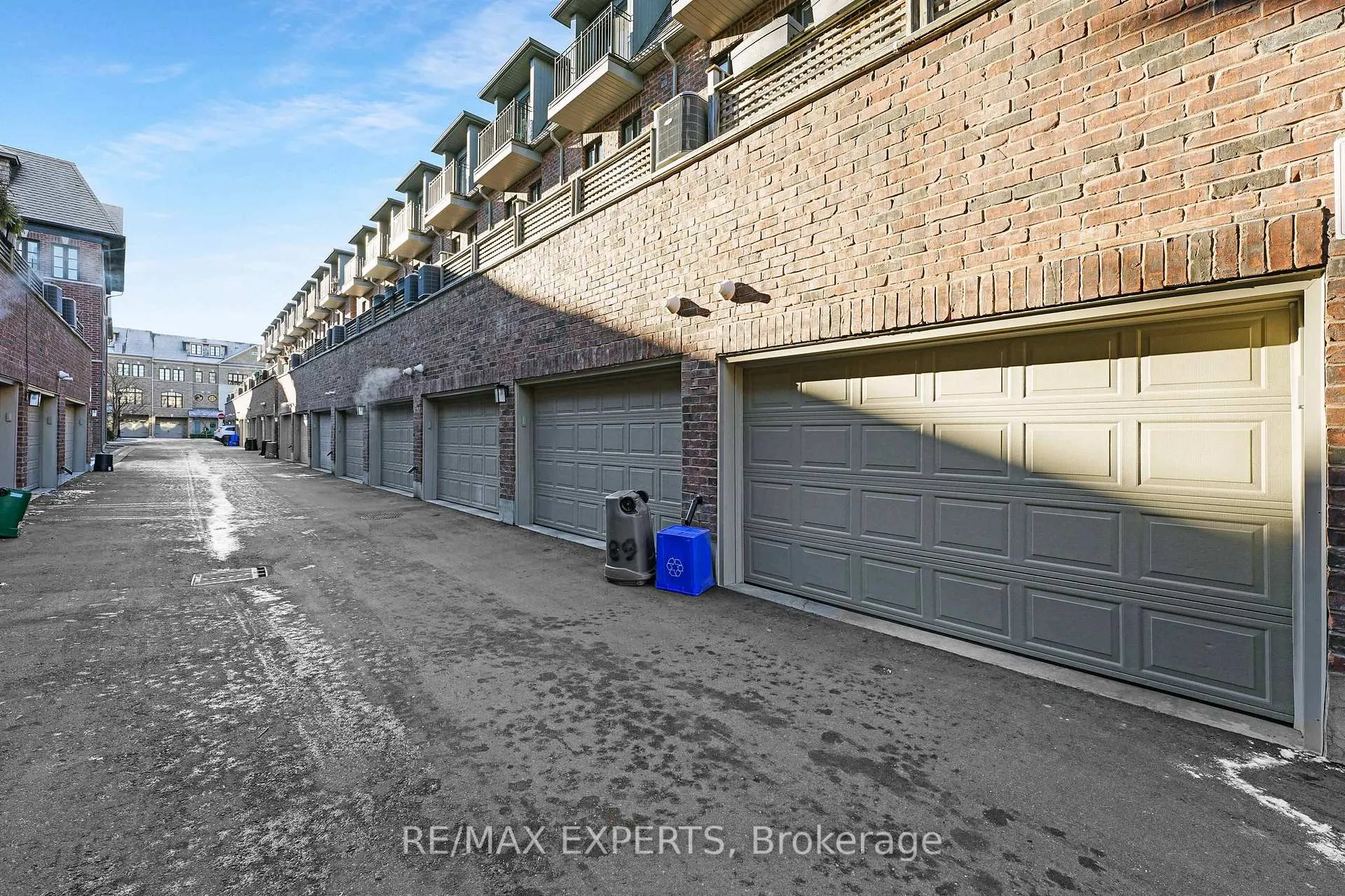 Photo 33 of 8335 Kipling Avenue, Vaughan, West Woodbridge — HOMEH
