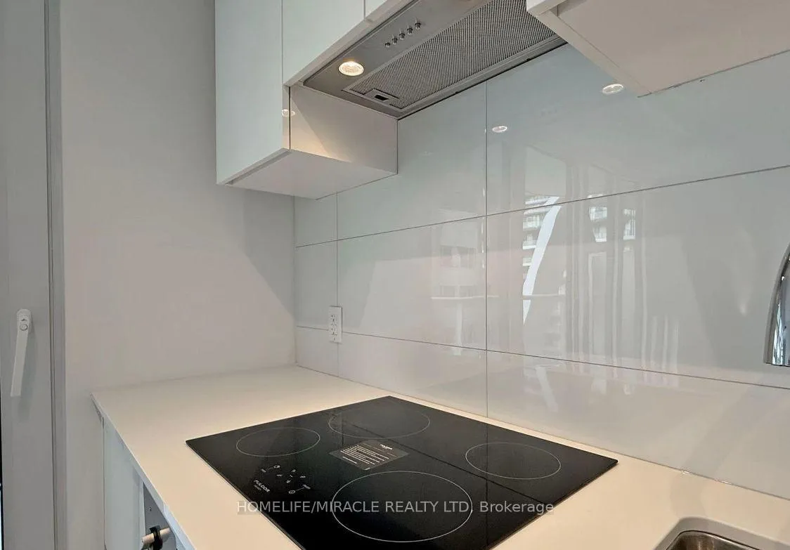 Photo 3 of Unit 3213, 230 Simcoe Street, Toronto, Kensington-Chinatown — HOMEH