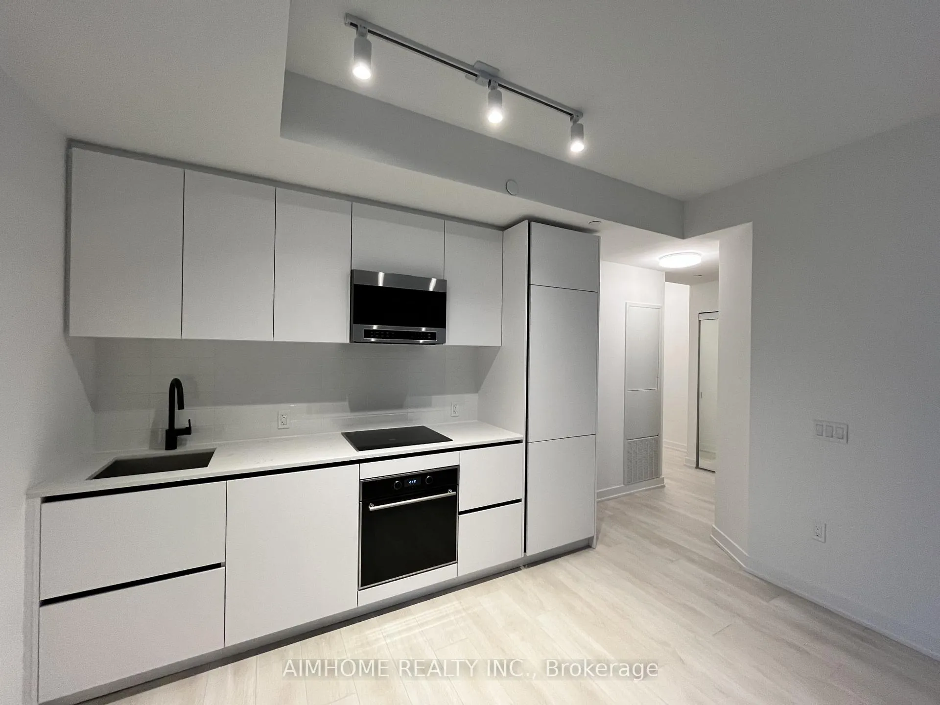Photo 2 of Unit 1109S, 127 Broadway Avenue, Toronto, Mount Pleasant West — HOMEH