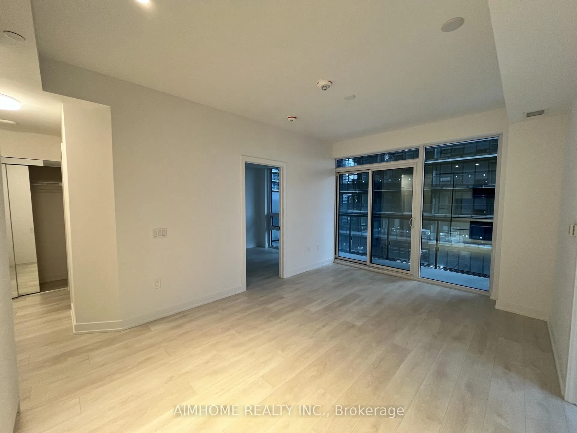 Photo 3 of Unit 1109S, 127 Broadway Avenue, Toronto, Mount Pleasant West — HOMEH