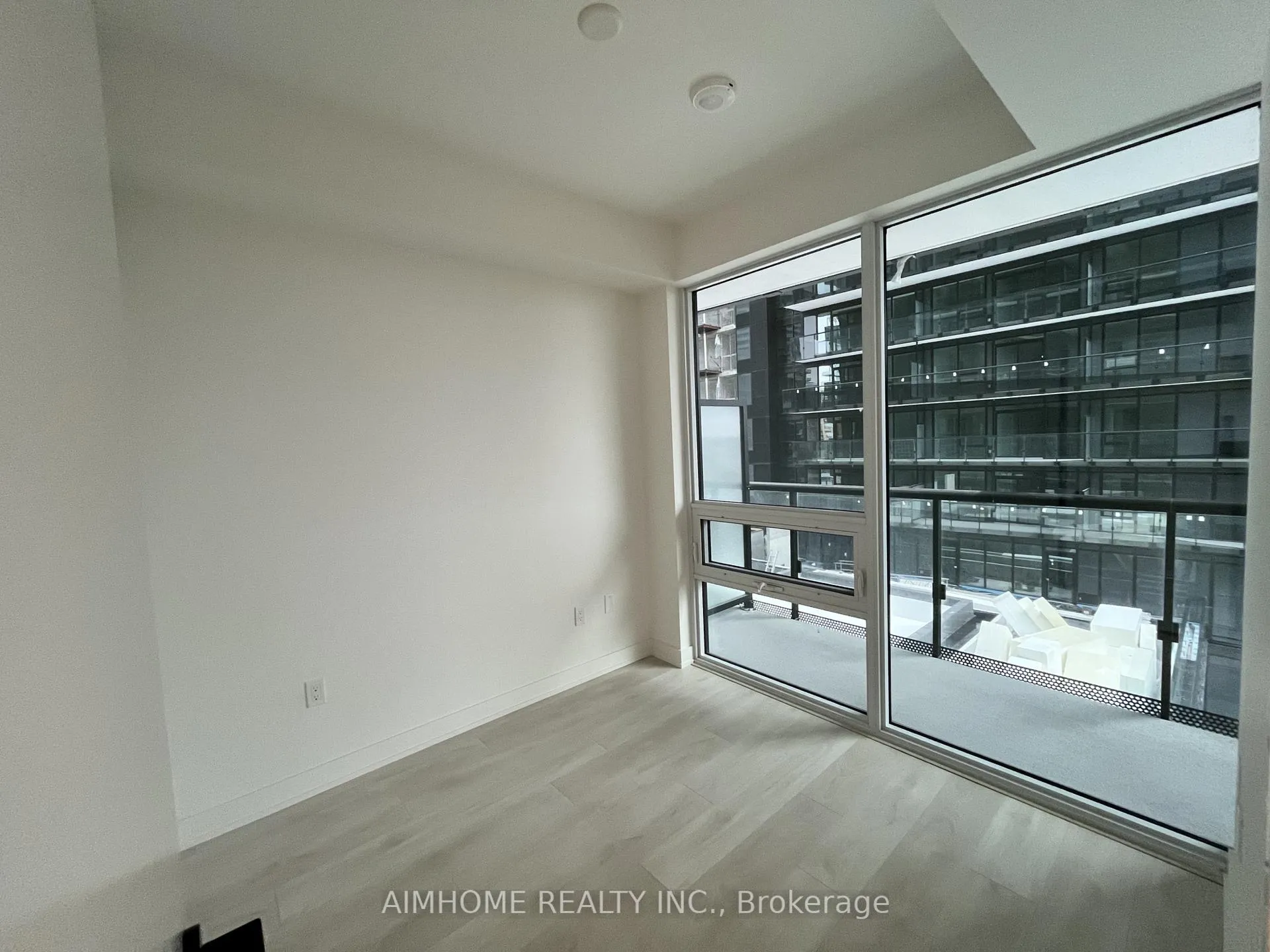 Photo 8 of Unit 1109S, 127 Broadway Avenue, Toronto, Mount Pleasant West — HOMEH