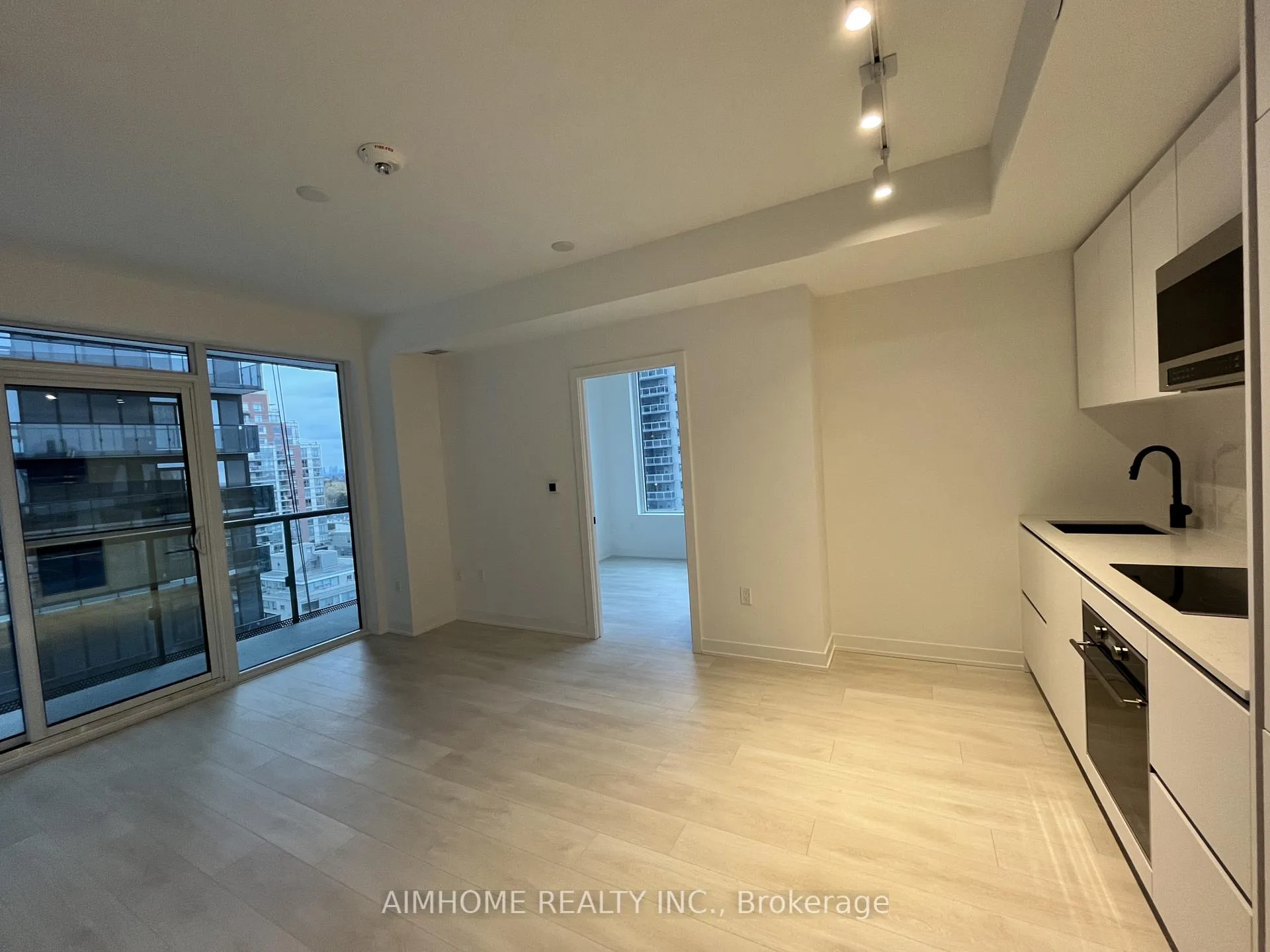 Photo 12 of Unit 1109S, 127 Broadway Avenue, Toronto, Mount Pleasant West — HOMEH