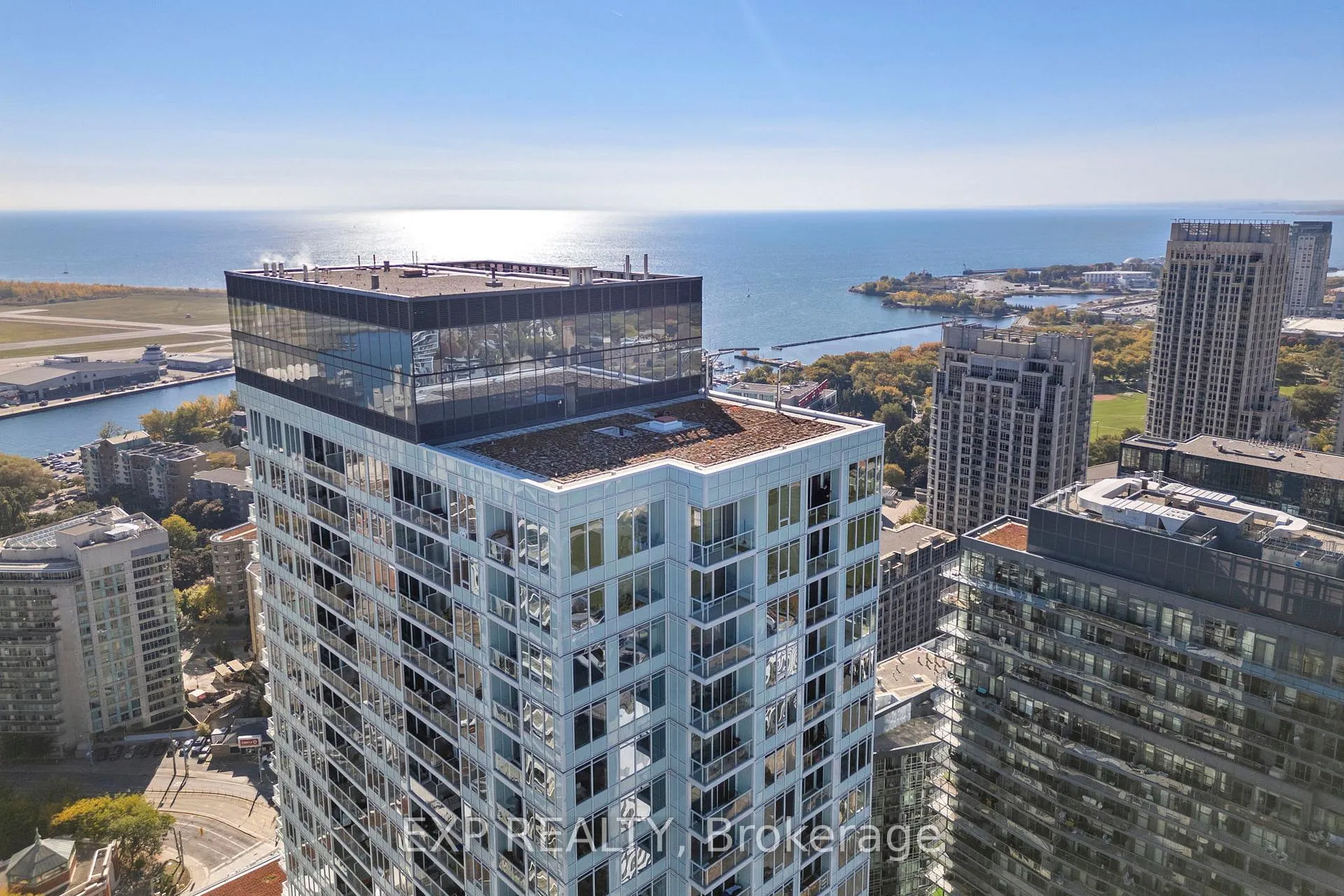 Photo 2 of Unit 1115, 19 Bathurst Street, Toronto, Waterfront Communities — HOMEH