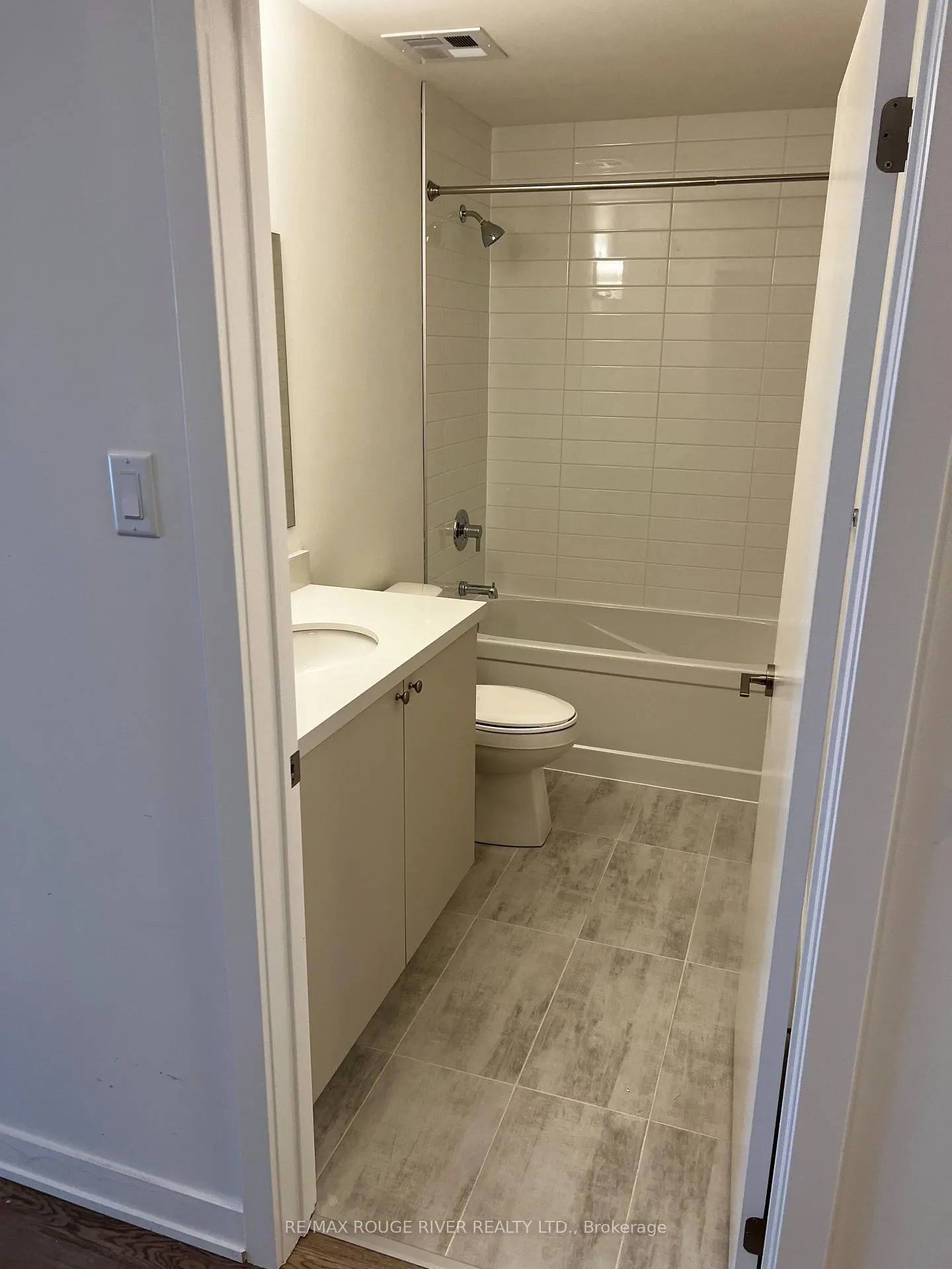 Photo 4 of Unit 510, 55 Clarington Boulevard, Clarington, Bowmanville — HOMEH