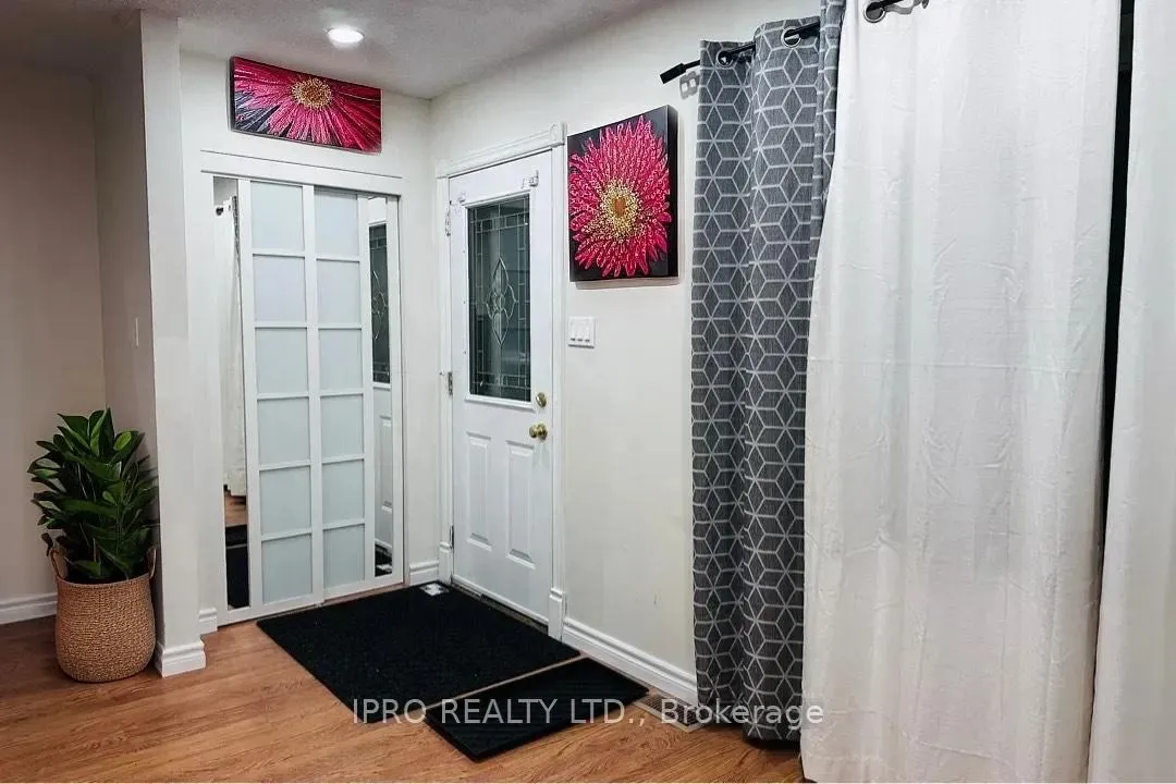 Photo 3 of 584 Dorchester Drive N, Oshawa, Vanier — HOMEH