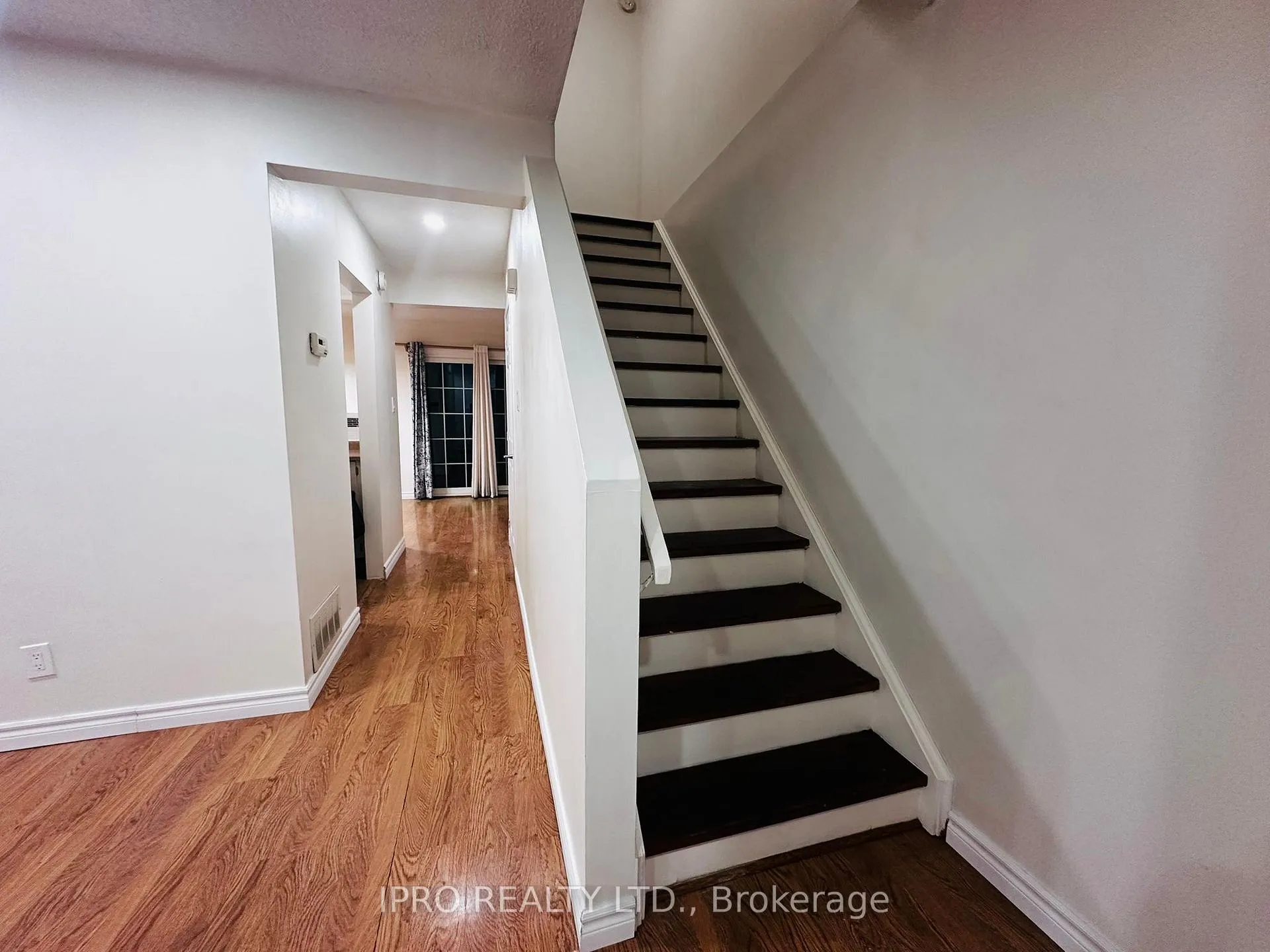 Photo 9 of 584 Dorchester Drive N, Oshawa, Vanier — HOMEH