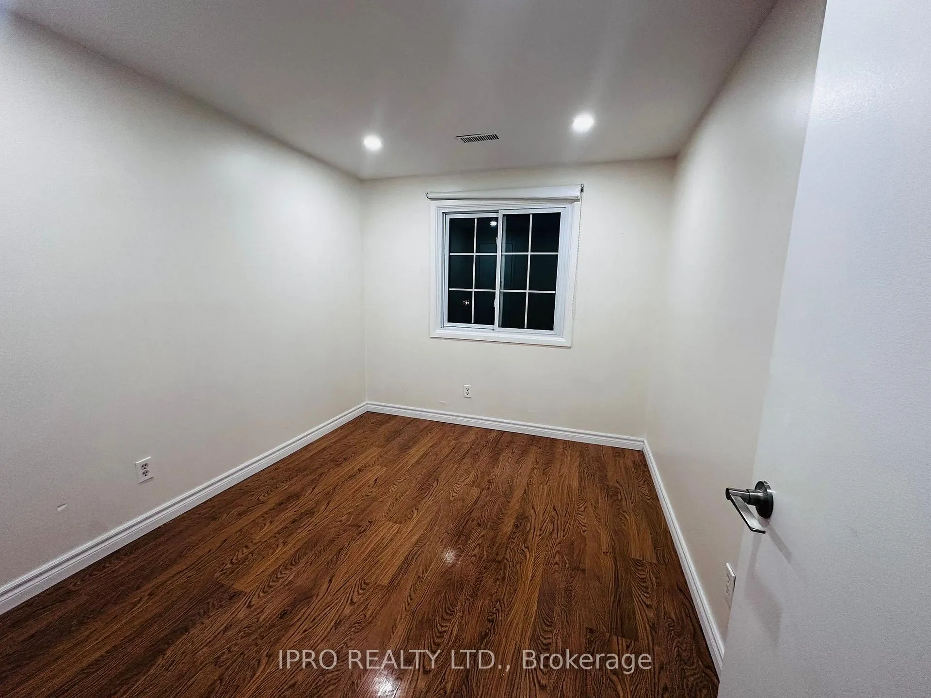 Photo 12 of 584 Dorchester Drive N, Oshawa, Vanier — HOMEH