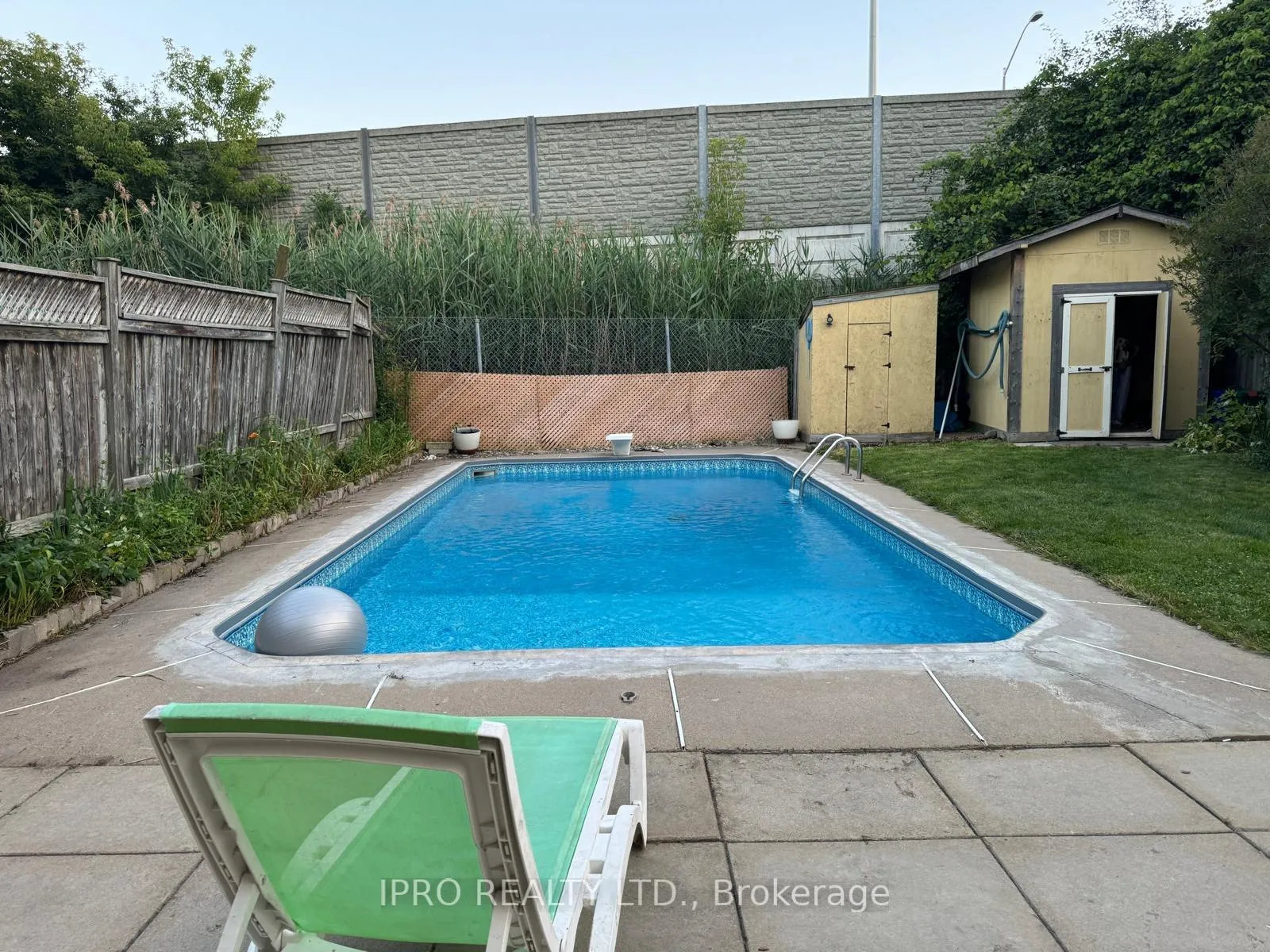 Photo 23 of 584 Dorchester Drive N, Oshawa, Vanier — HOMEH