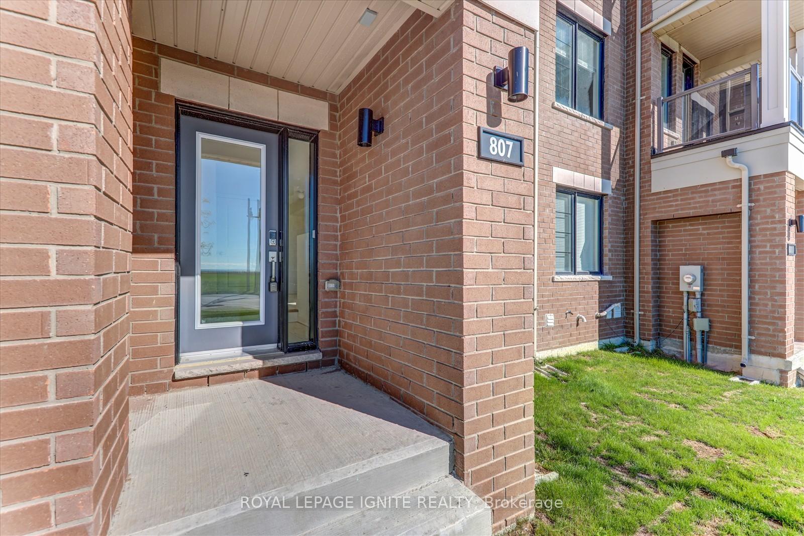 Photo 4 of 807 Port Darlington Road, Clarington, Bowmanville — HOMEH