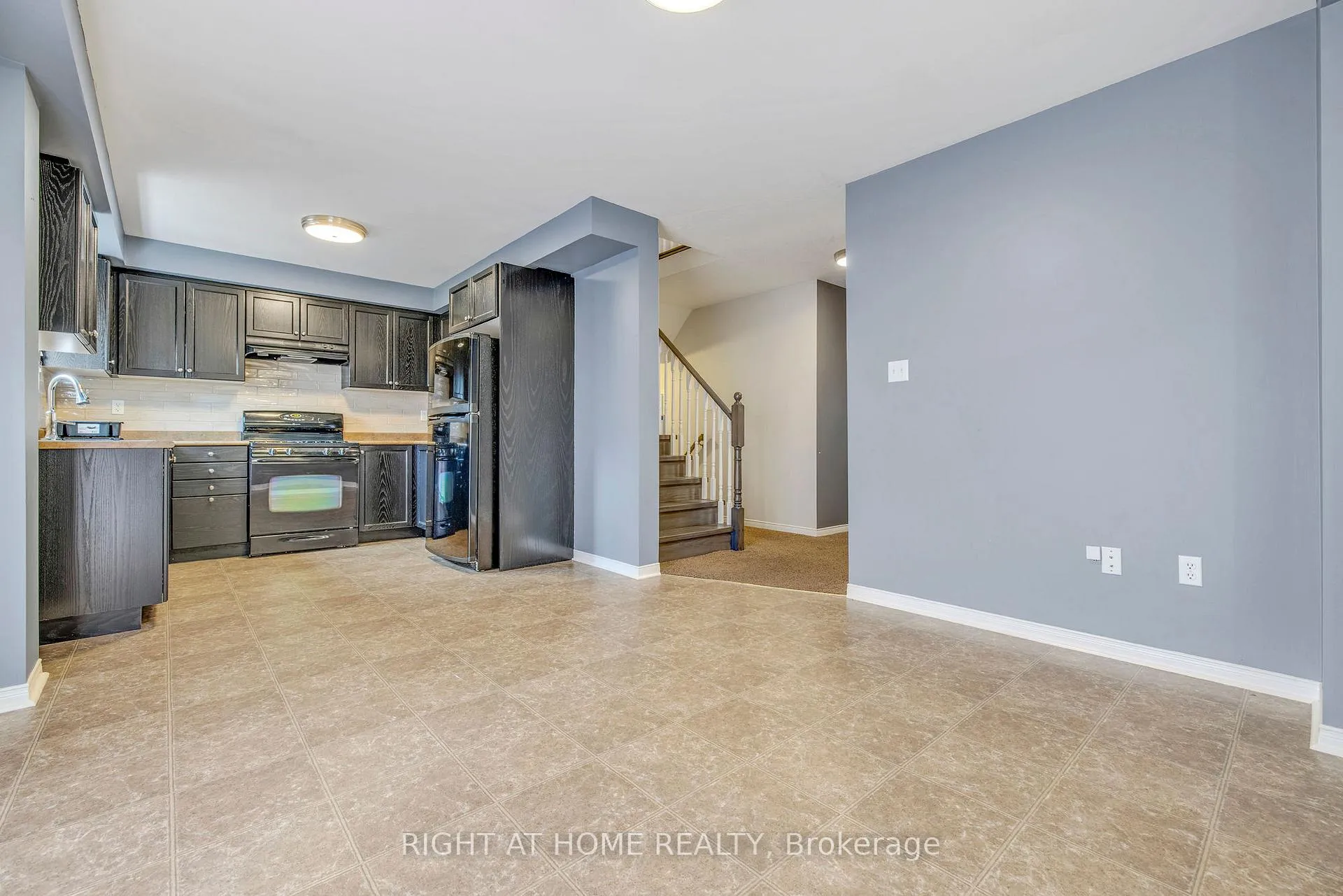 Photo 11 of 80 Powell Drive, Hamilton, Binbrook — HOMEH