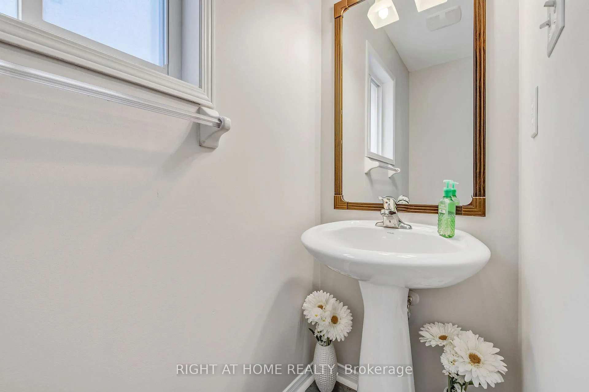 Photo 16 of 80 Powell Drive, Hamilton, Binbrook — HOMEH