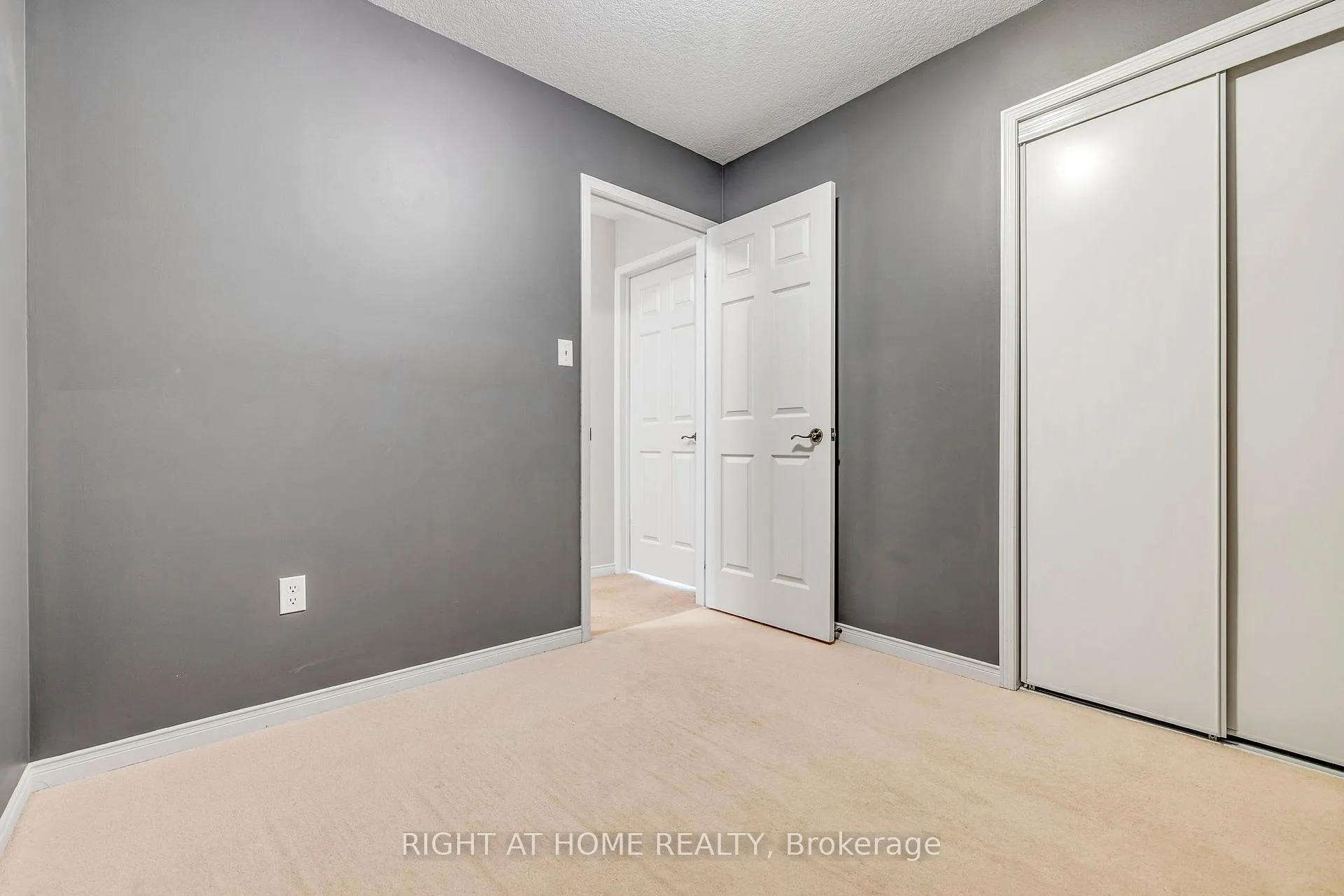 Photo 27 of 80 Powell Drive, Hamilton, Binbrook — HOMEH