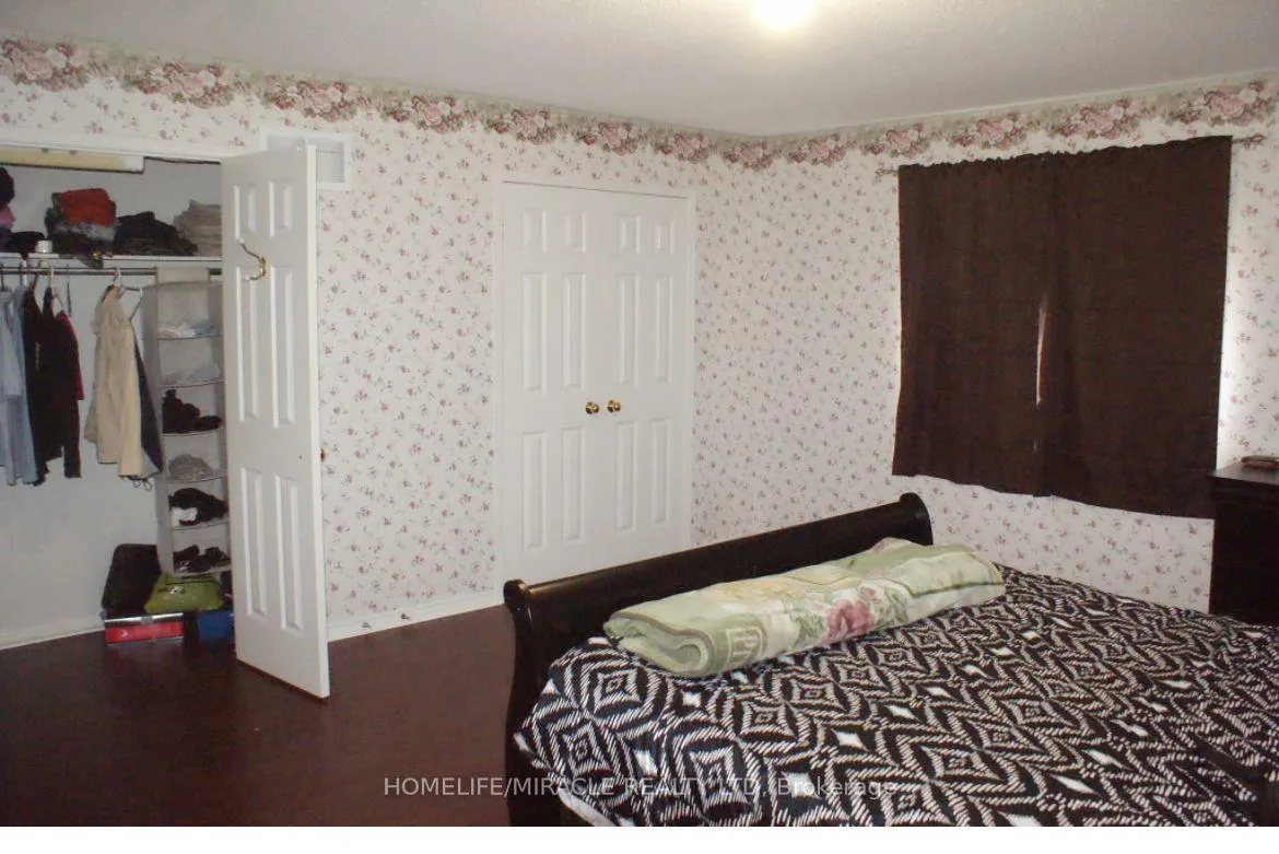 Photo 17 of 61 Carrie Crescent, Brampton, Fletcher's West — HOMEH