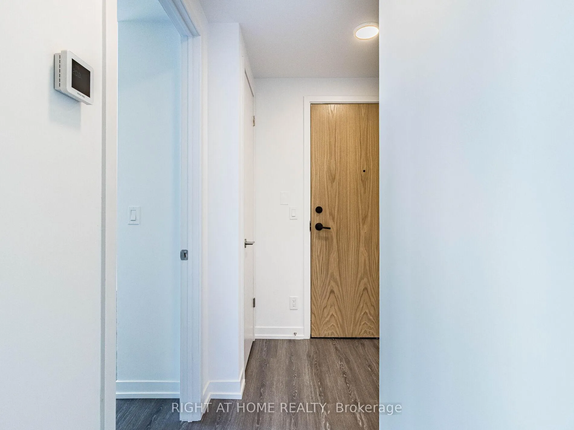 Photo 3 of Unit 203, 7950 bathurst Street, Vaughan, Beverley Glen — HOMEH