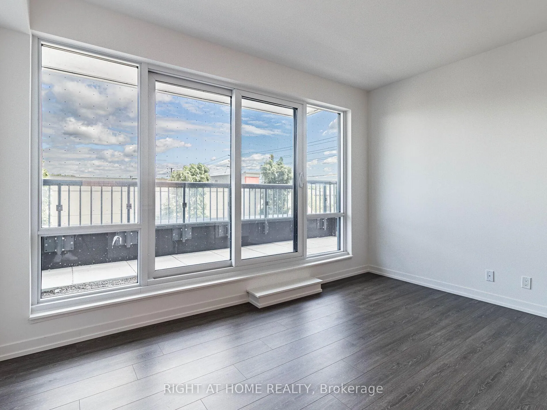 Photo 8 of Unit 203, 7950 bathurst Street, Vaughan, Beverley Glen — HOMEH