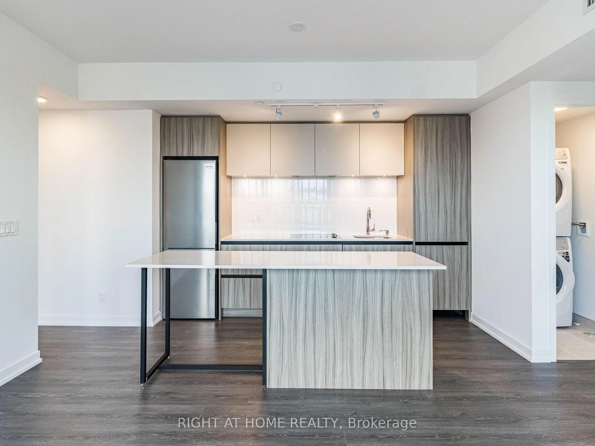 Photo 11 of Unit 203, 7950 bathurst Street, Vaughan, Beverley Glen — HOMEH