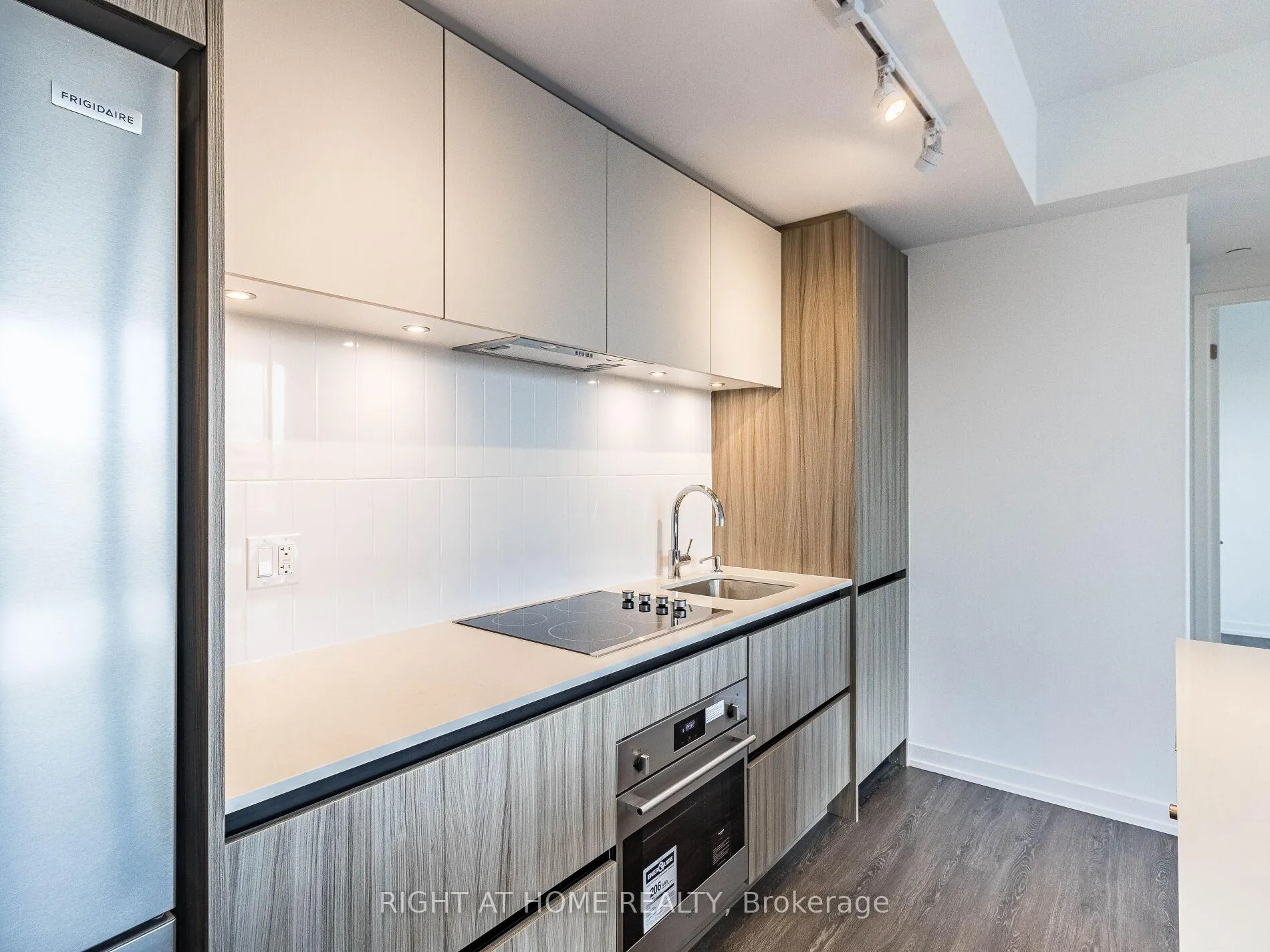 Photo 14 of Unit 203, 7950 bathurst Street, Vaughan, Beverley Glen — HOMEH