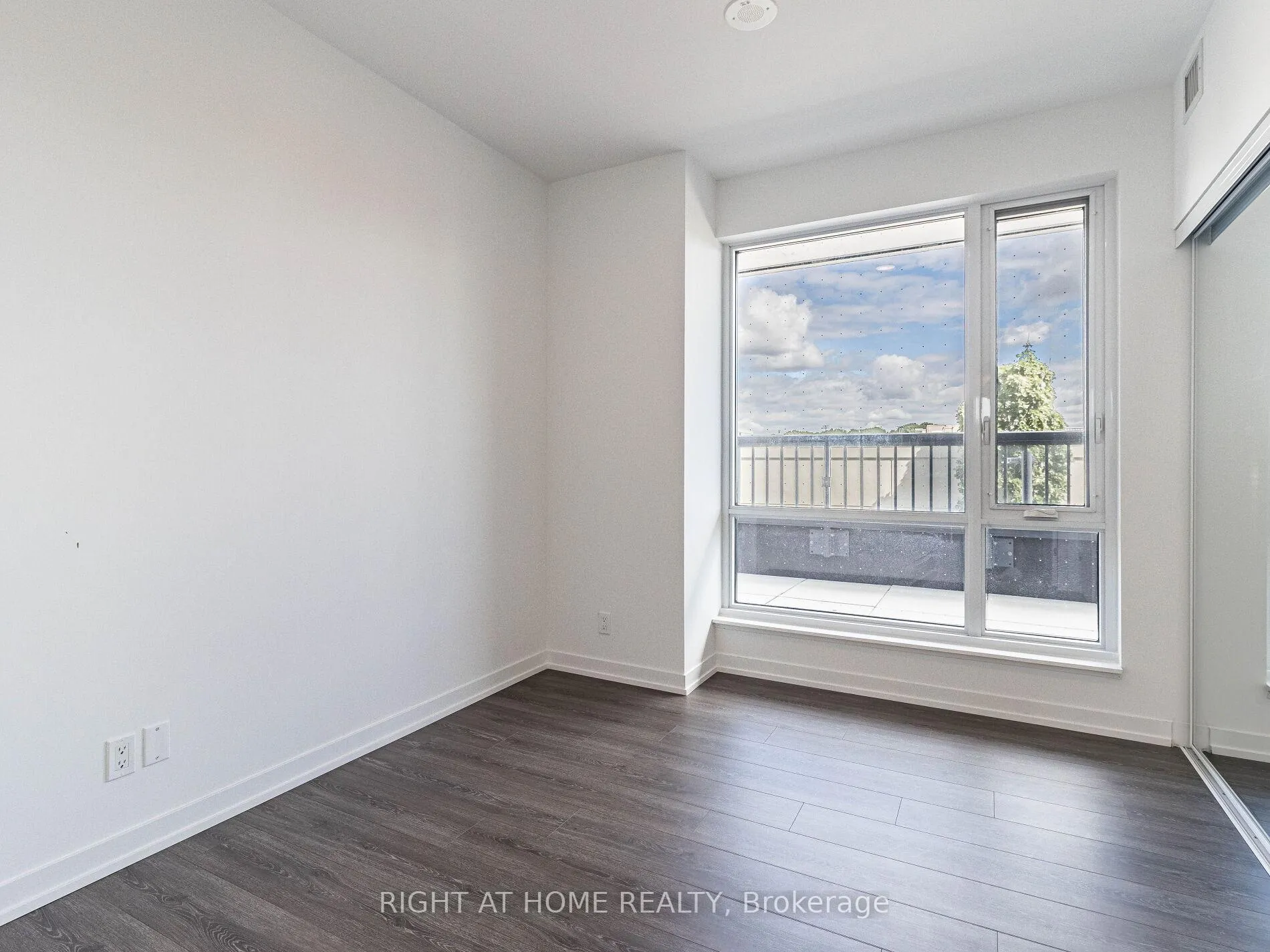 Photo 18 of Unit 203, 7950 bathurst Street, Vaughan, Beverley Glen — HOMEH