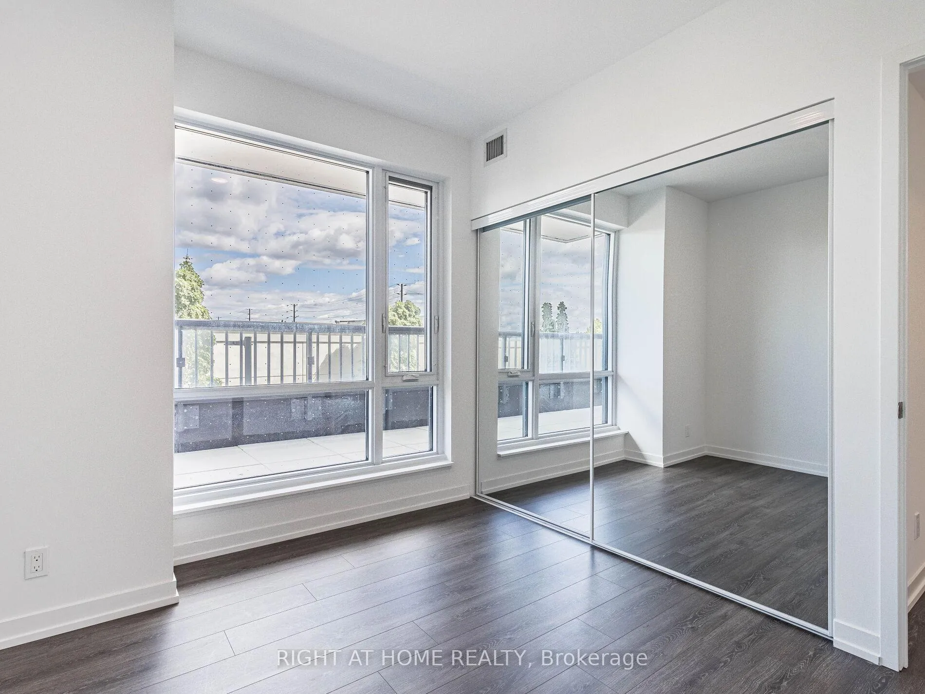 Photo 19 of Unit 203, 7950 bathurst Street, Vaughan, Beverley Glen — HOMEH