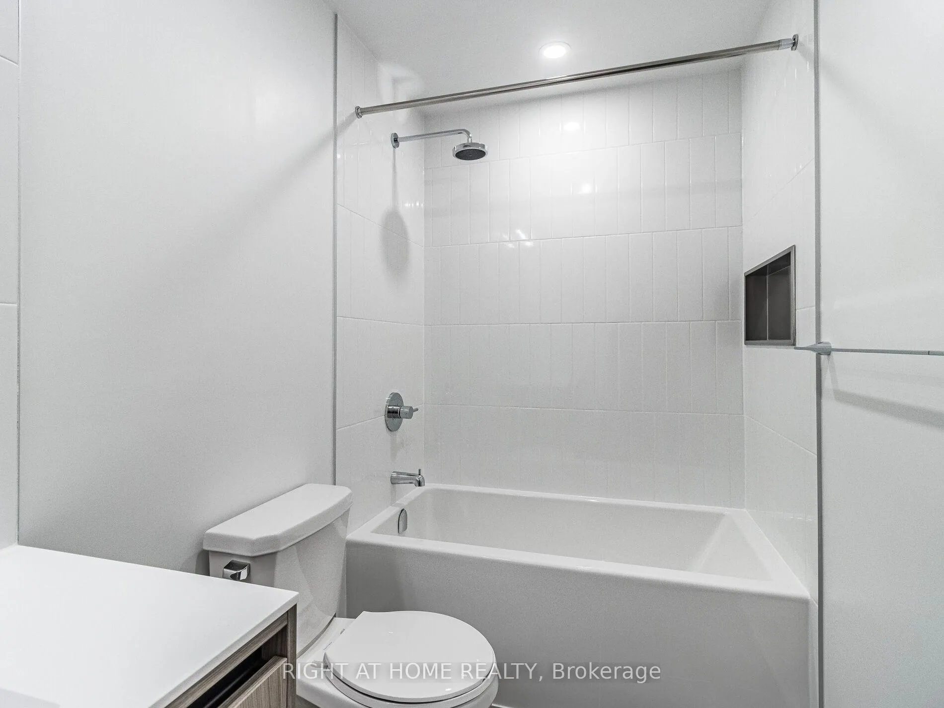 Photo 23 of Unit 203, 7950 bathurst Street, Vaughan, Beverley Glen — HOMEH