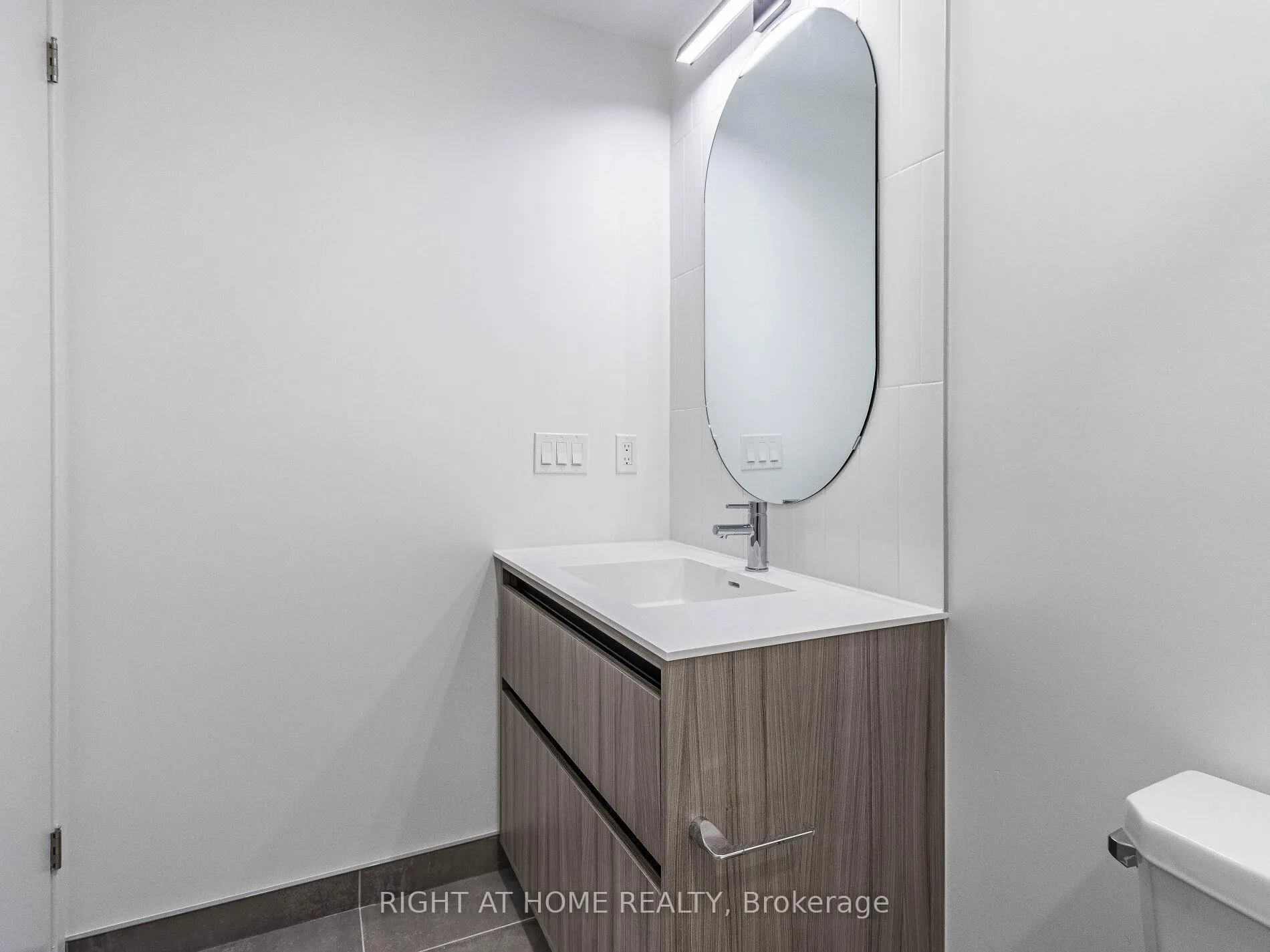 Photo 24 of Unit 203, 7950 bathurst Street, Vaughan, Beverley Glen — HOMEH