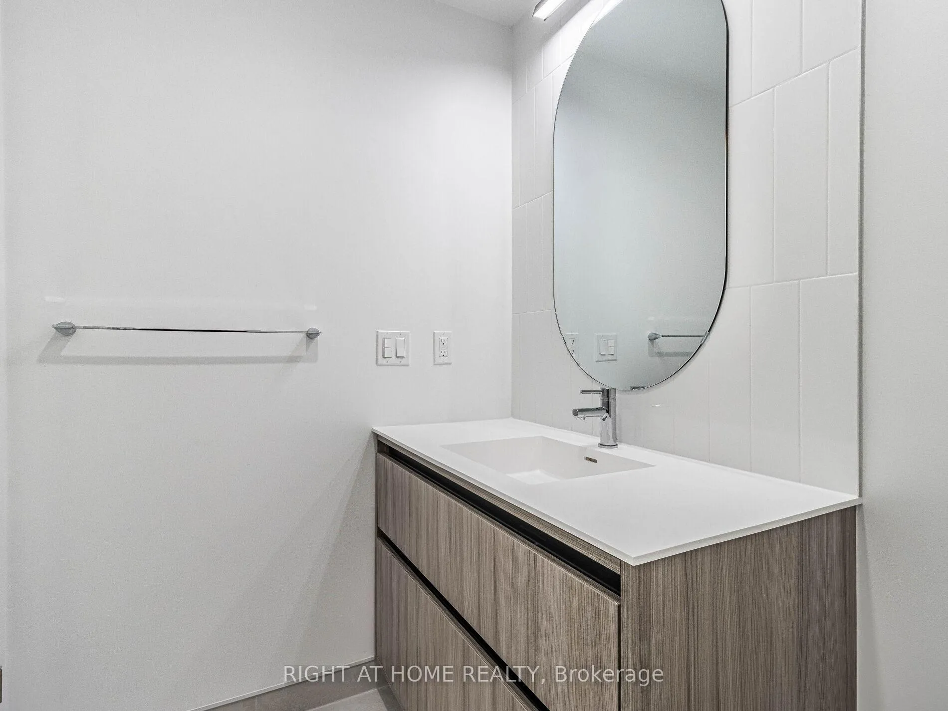 Photo 30 of Unit 203, 7950 bathurst Street, Vaughan, Beverley Glen — HOMEH